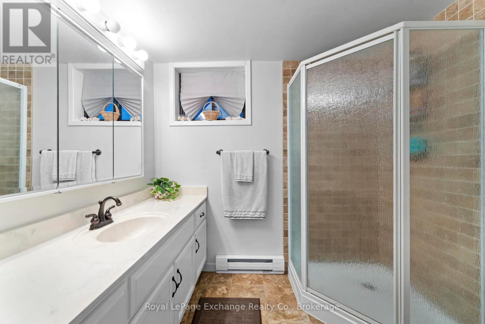 219 Kingsway Street, Kincardine, Ontario  N2Z 1G2 - Photo 39 - X12871462