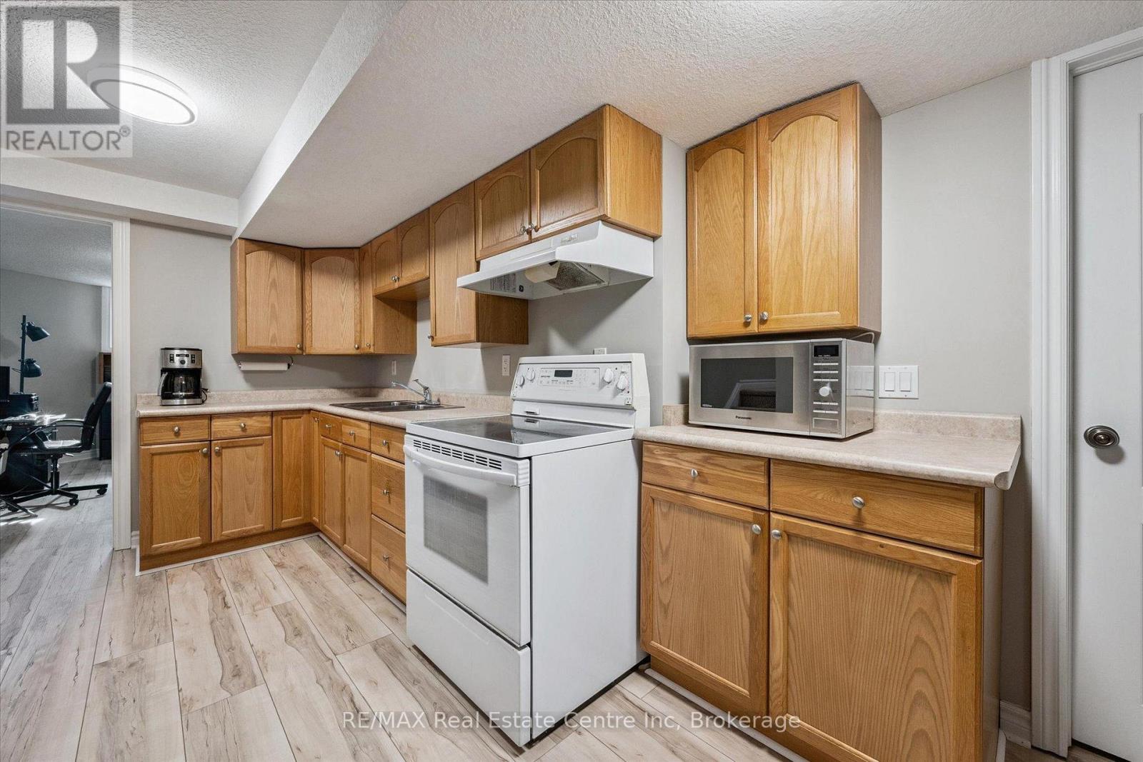 244 Carrington Drive, Guelph, Ontario  N1G 5K2 - Photo 19 - X12871566