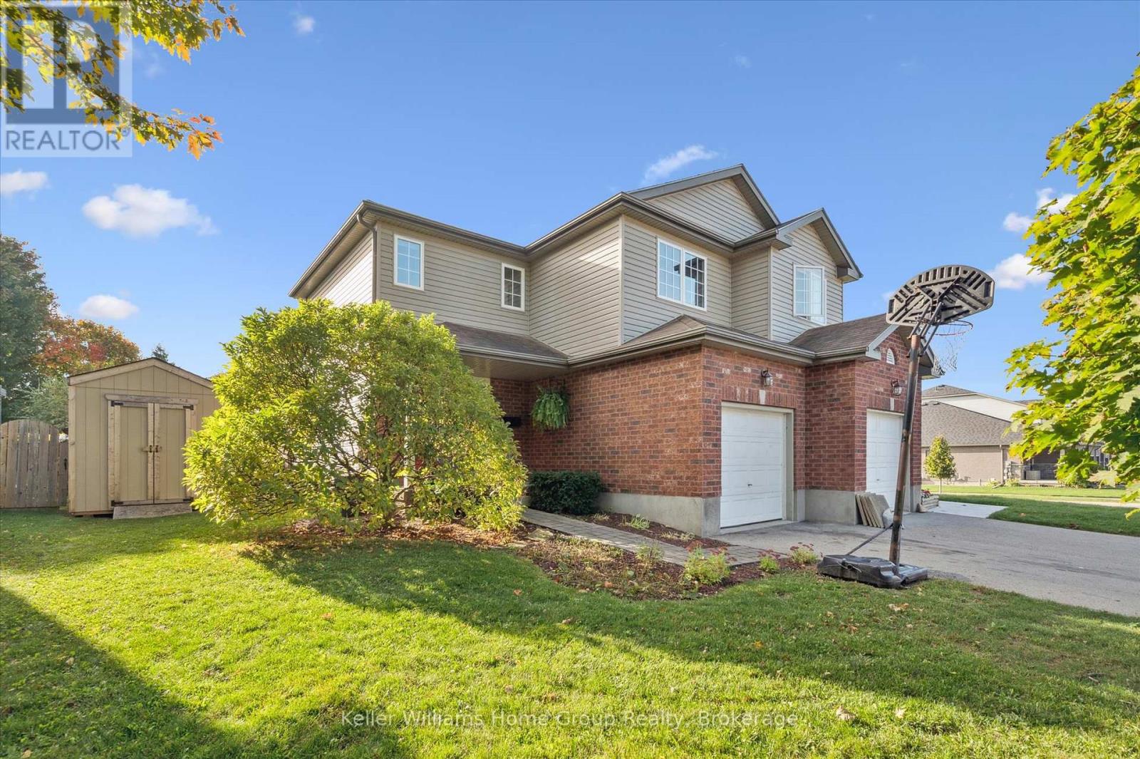 73 York Street E, Centre Wellington, Ontario  N0B 1S0 - Photo 2 - X12871684