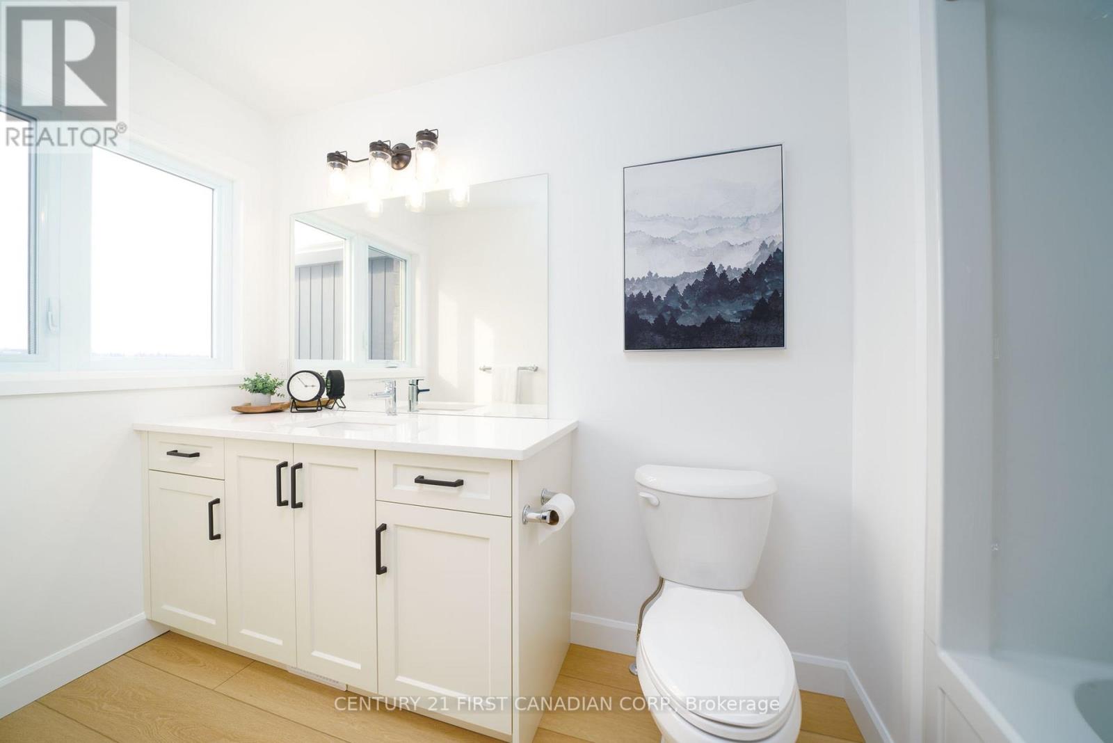 115 Atkinson Street, North Middlesex, Ontario  N0M 1A0 - Photo 22 - X12871378