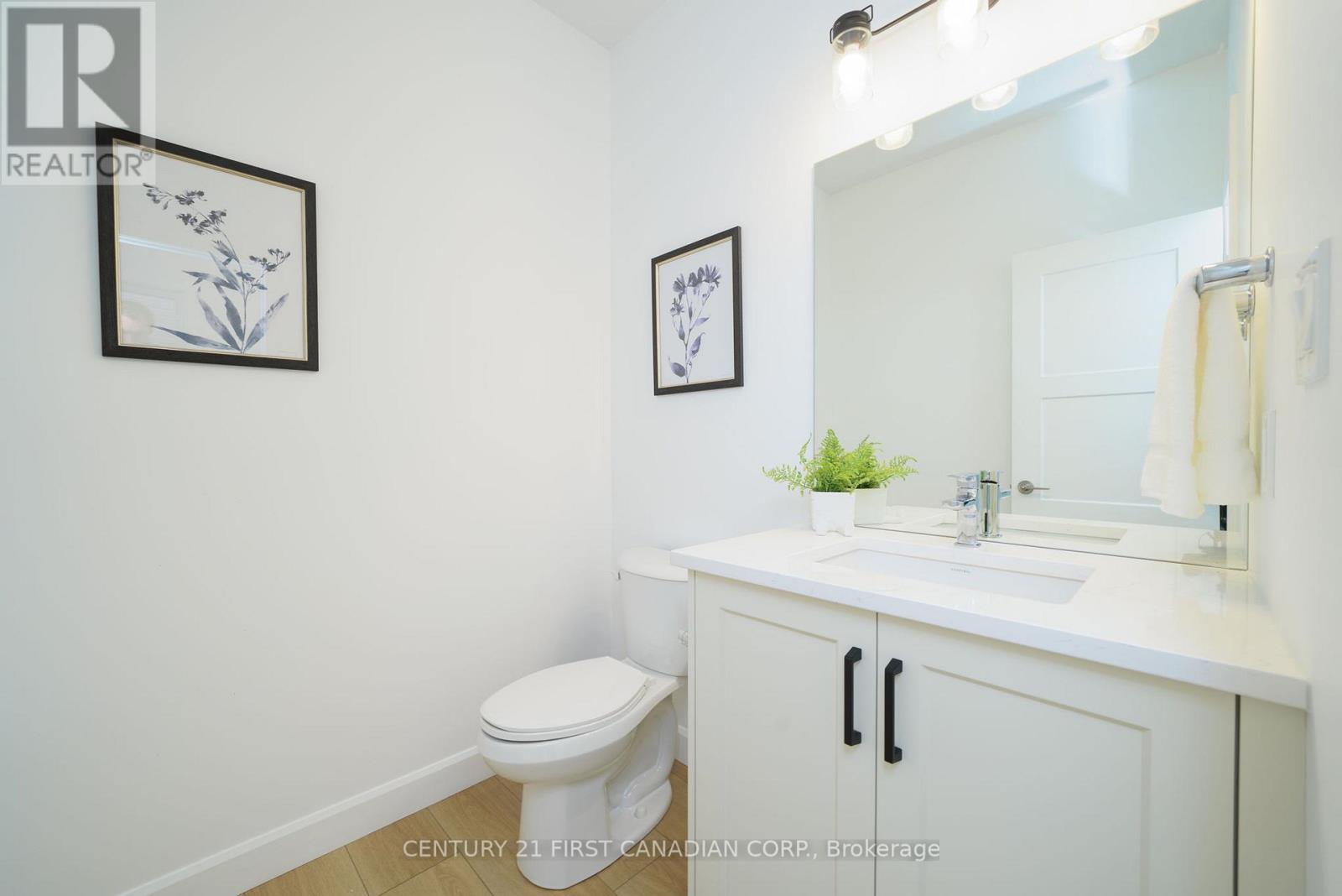 115 Atkinson Street, North Middlesex, Ontario  N0M 1A0 - Photo 4 - X12871378