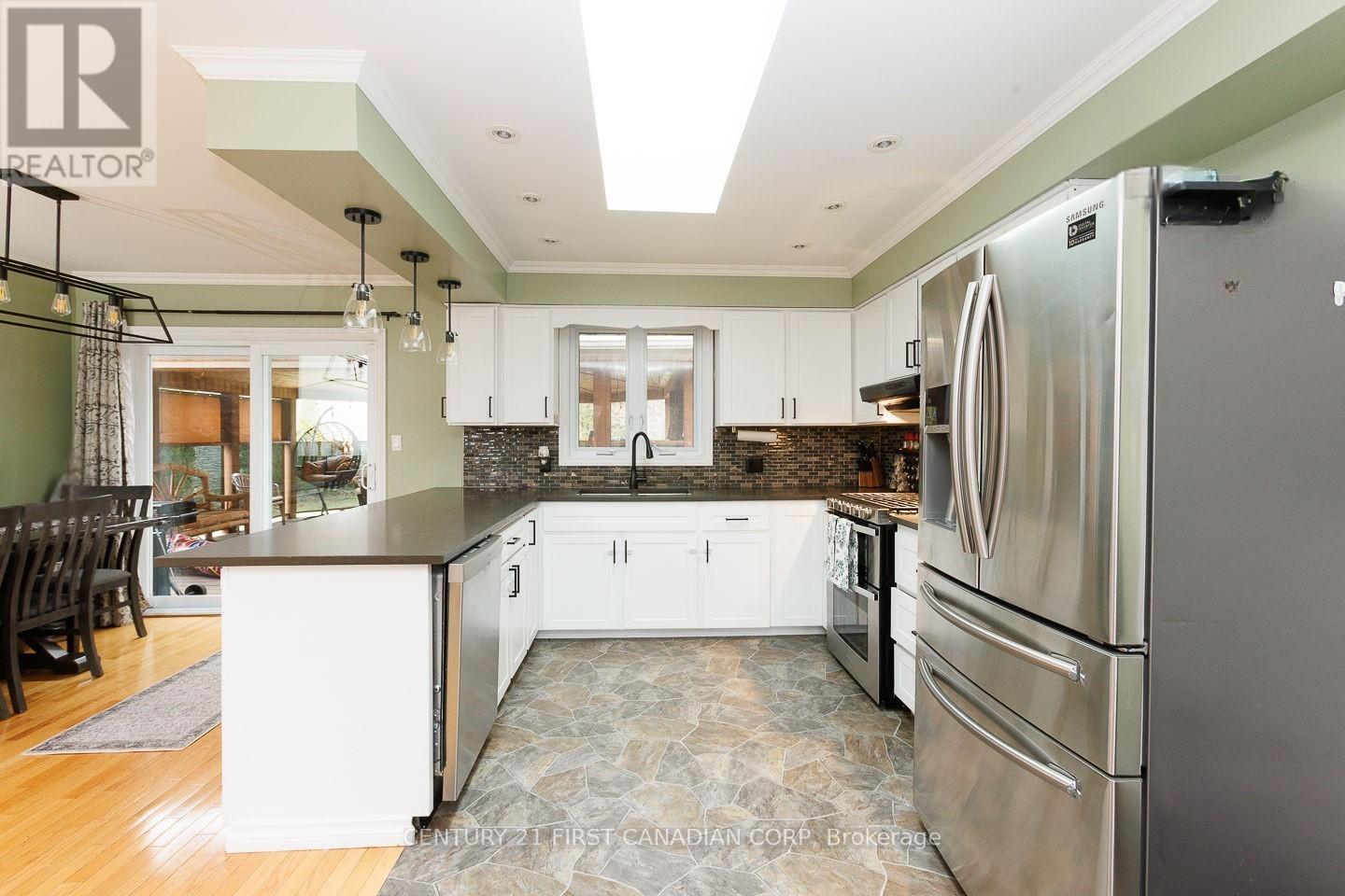 24565 Pioneer Line, West Elgin (West Lorne), Ontario  N0L 2P0 - Photo 10 - X12871606