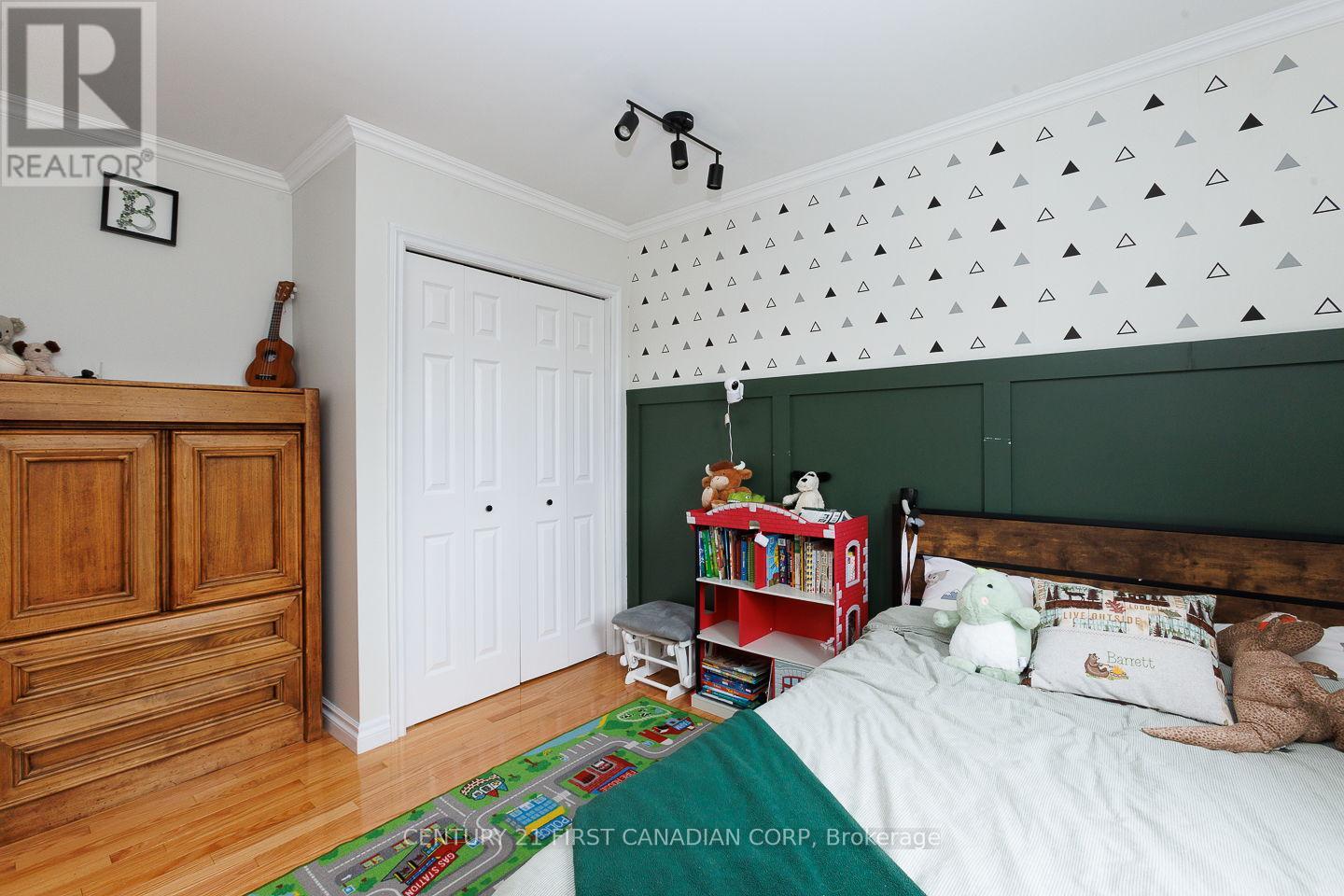 24565 Pioneer Line, West Elgin (West Lorne), Ontario  N0L 2P0 - Photo 19 - X12871606