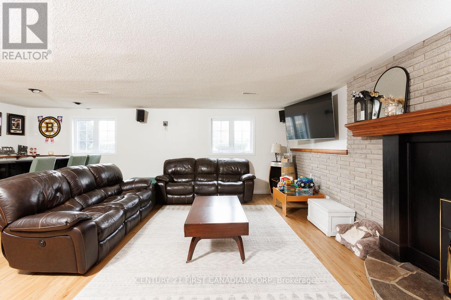 24565 Pioneer Line, West Elgin (West Lorne), Ontario  N0L 2P0 - Photo 22 - X12871606