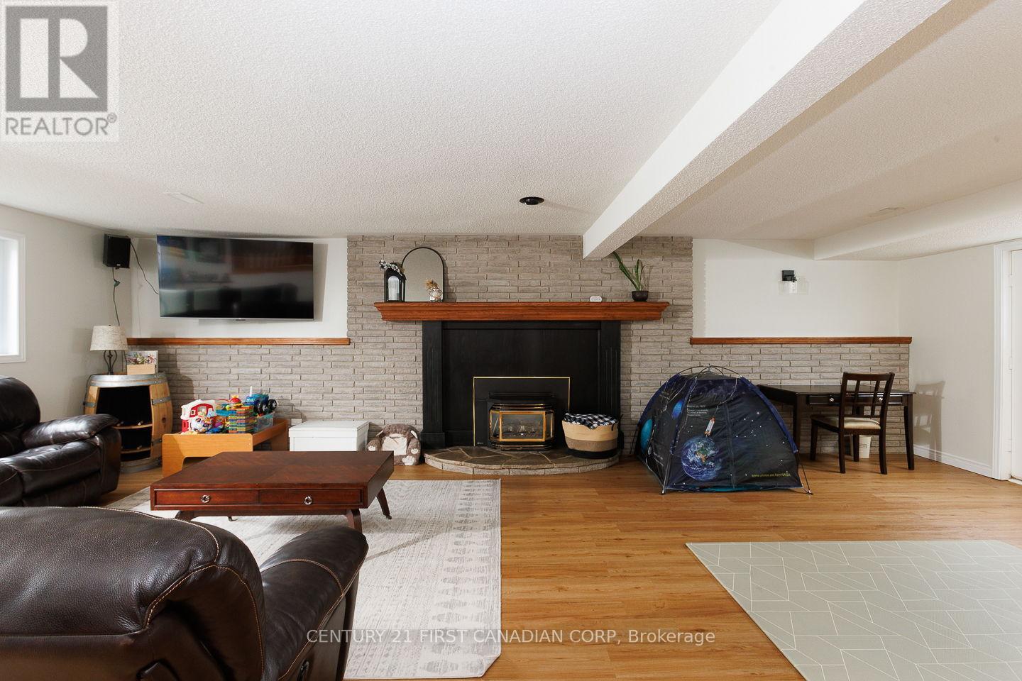 24565 Pioneer Line, West Elgin (West Lorne), Ontario  N0L 2P0 - Photo 24 - X12871606