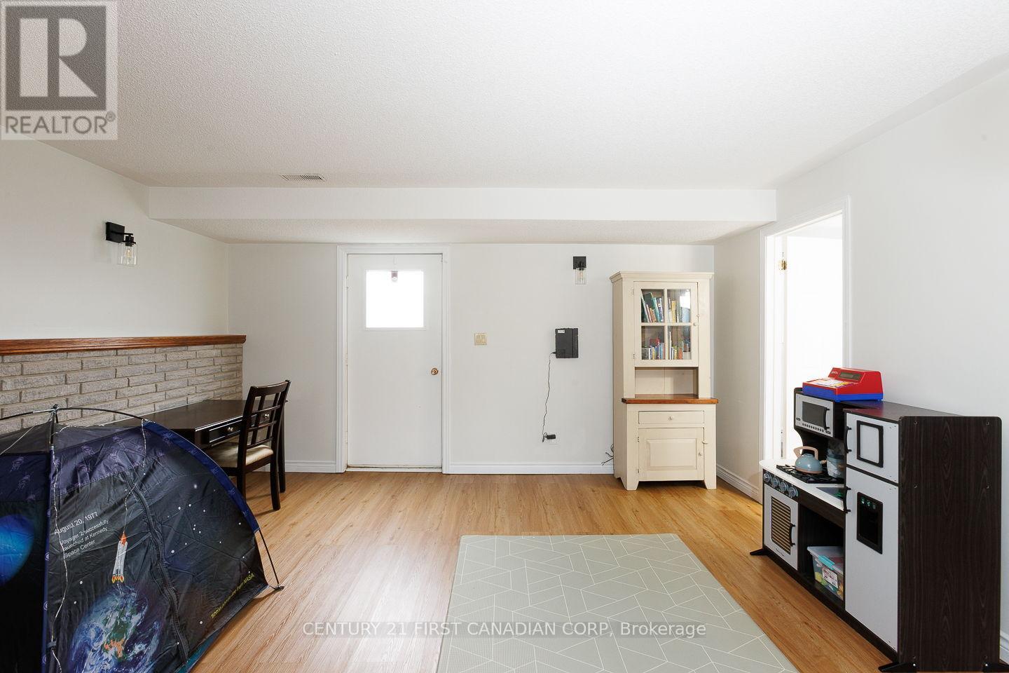 24565 Pioneer Line, West Elgin (West Lorne), Ontario  N0L 2P0 - Photo 25 - X12871606