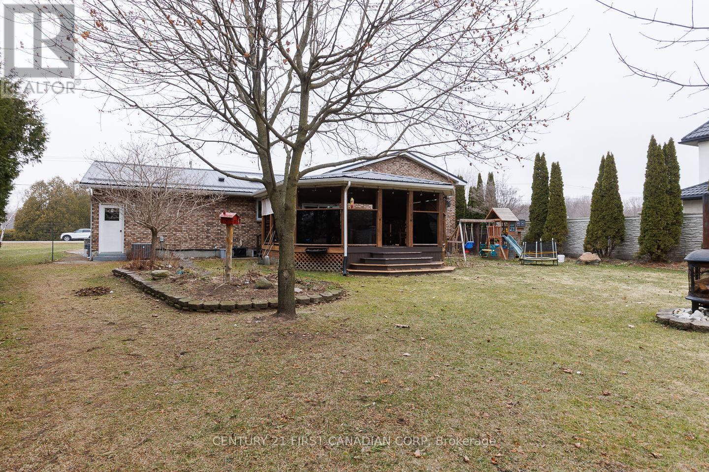 24565 Pioneer Line, West Elgin (West Lorne), Ontario  N0L 2P0 - Photo 36 - X12871606