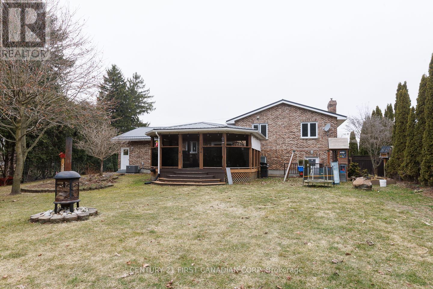 24565 Pioneer Line, West Elgin (West Lorne), Ontario  N0L 2P0 - Photo 37 - X12871606