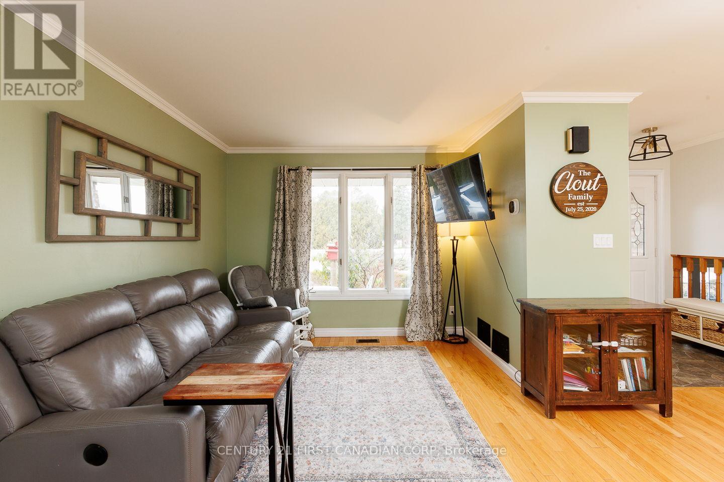 24565 Pioneer Line, West Elgin (West Lorne), Ontario  N0L 2P0 - Photo 7 - X12871606