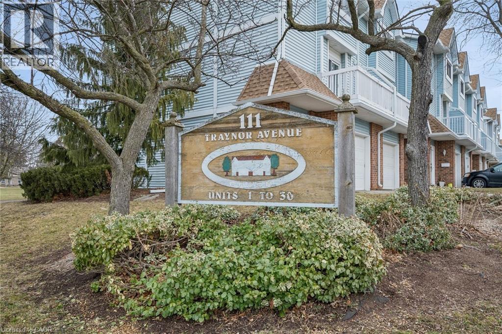 111 Traynor Avenue Unit# 17, Kitchener, Ontario  N2C 2N1 - Photo 2 - 40810952