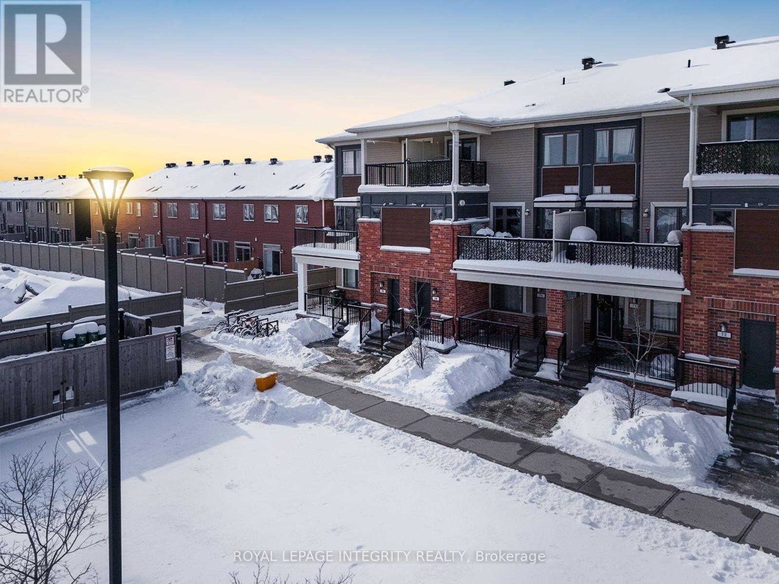 78 Lyrid Private, Ottawa, Ontario  K2J 6N3 - Photo 2 - X12871434