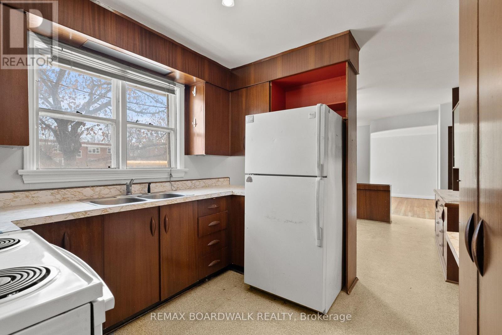 1610 Alta Vista Drive, Ottawa, Ontario  K1G 0G3 - Photo 10 - X12871464