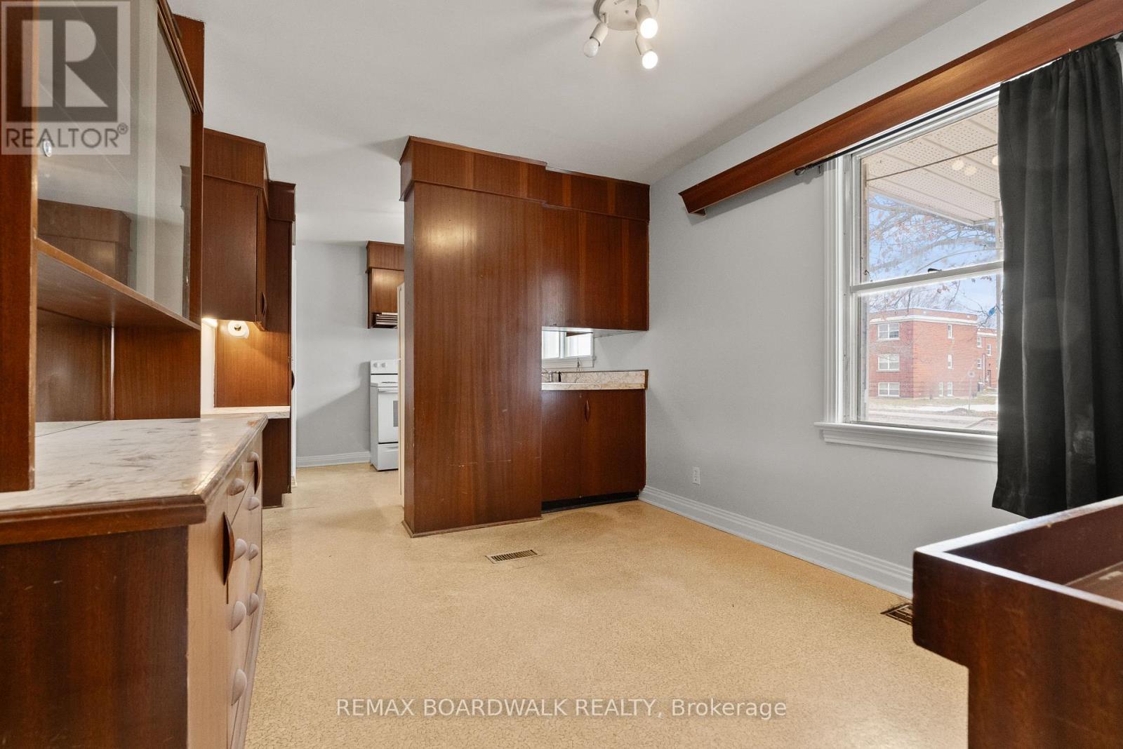 1610 Alta Vista Drive, Ottawa, Ontario  K1G 0G3 - Photo 12 - X12871464