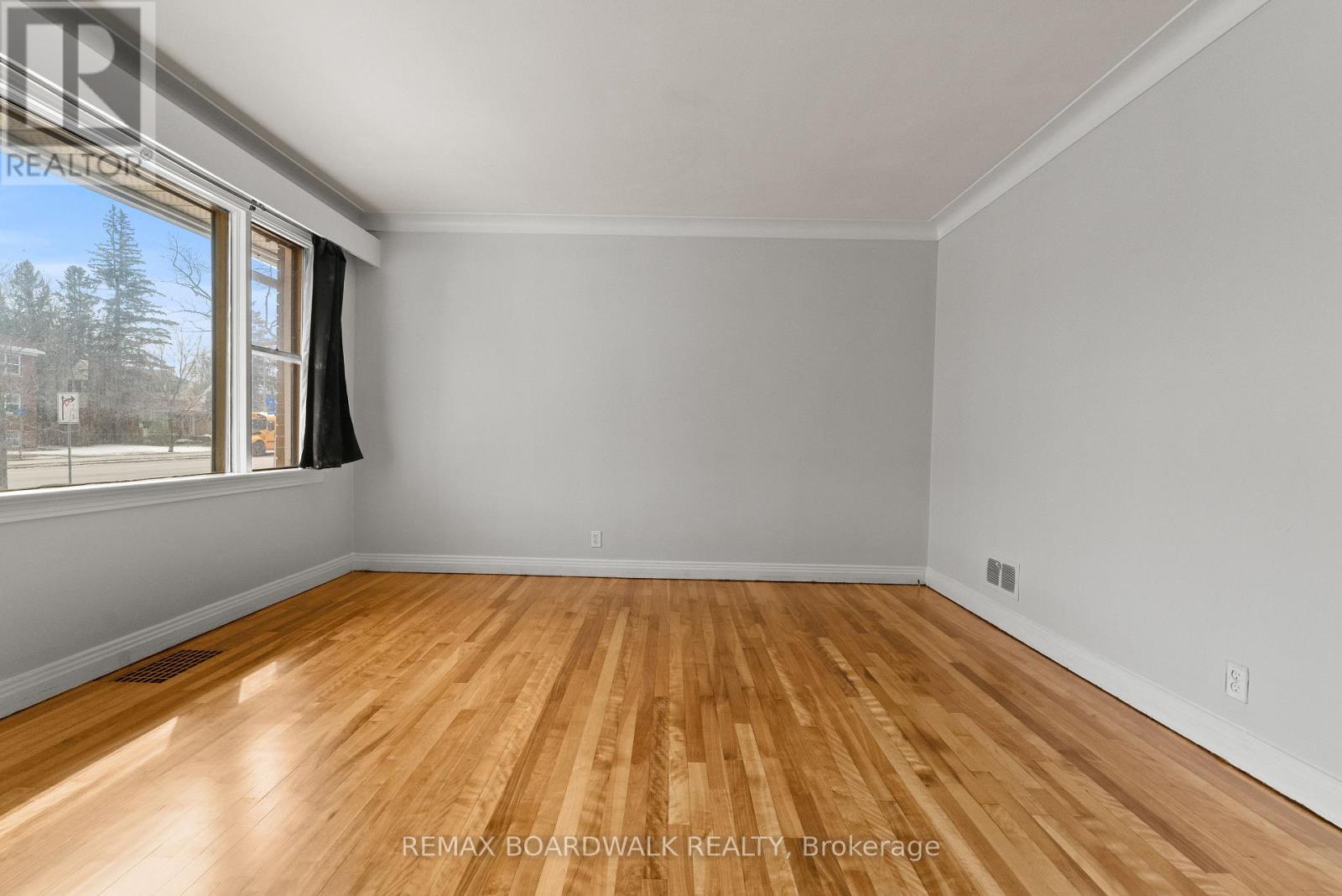 1610 Alta Vista Drive, Ottawa, Ontario  K1G 0G3 - Photo 7 - X12871464