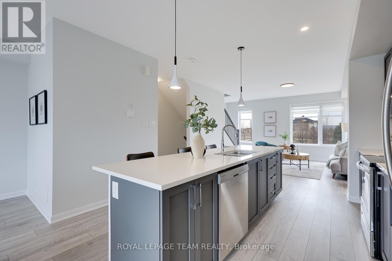 1140 Speedvale Court, Ottawa, Ontario  K2T 0P5 - Photo 16 - X12871468