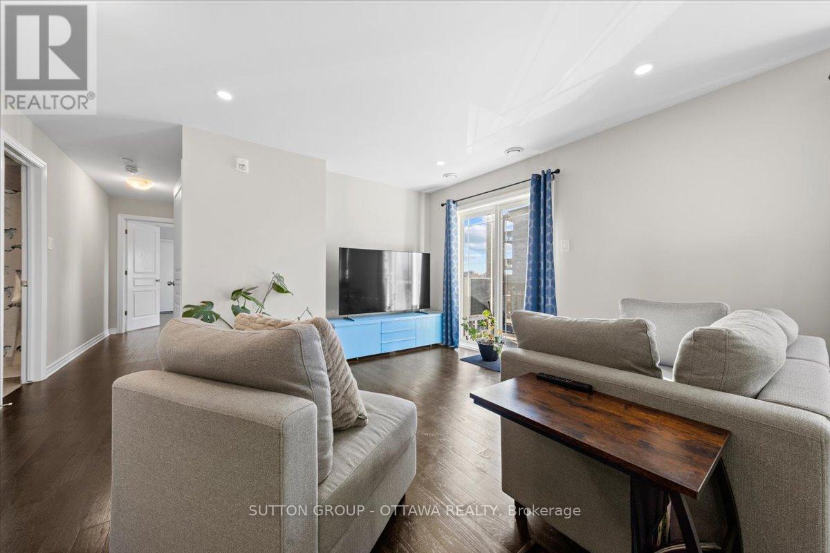 4 - 360 Tribeca Private, Ottawa, Ontario  K2J 4J3 - Photo 9 - X12871524