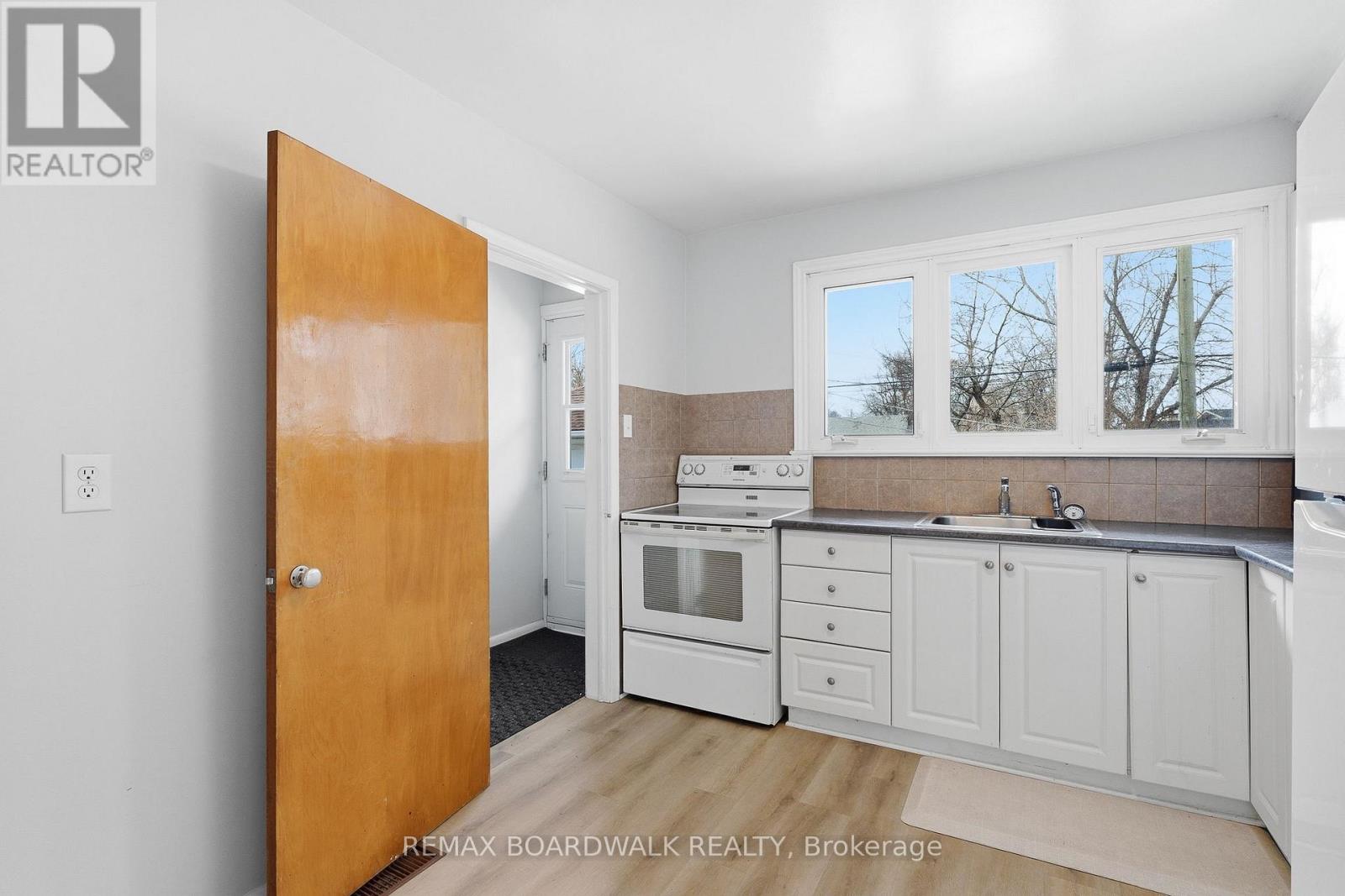 1106 Checkers Road, Ottawa, Ontario  K2C 2S4 - Photo 12 - X12871664