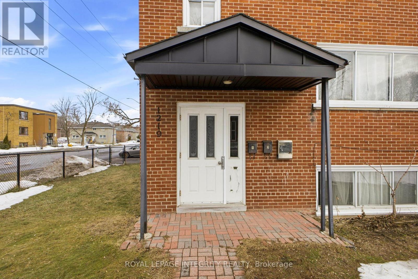 A - 1219 Dorchester Avenue, Ottawa, Ontario  K1Z 8E3 - Photo 4 - X12871704