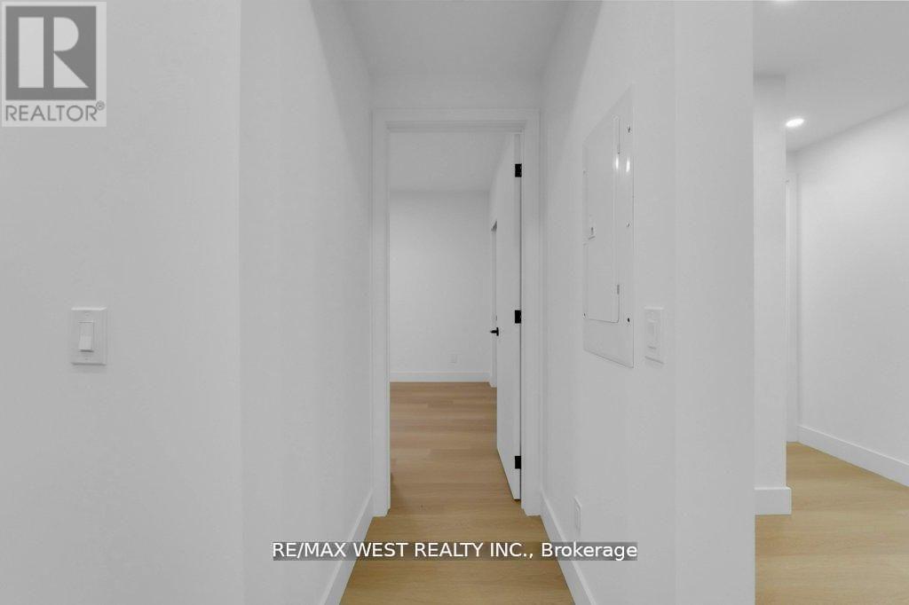 661 Winona Drive, Toronto (Oakwood Village), Ontario  M6C 3V6 - Photo 44 - C12871542