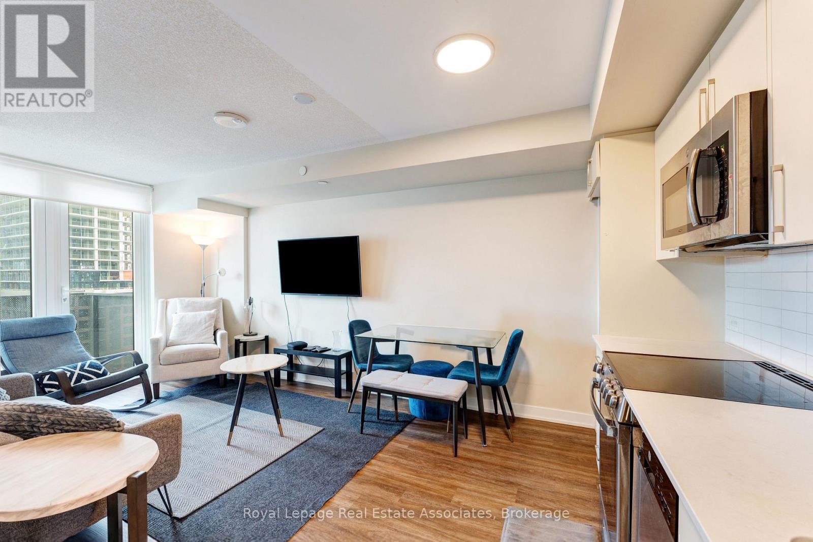 1011 - 38 Monte Kwinter Court, Toronto, Ontario  M3H 0E2 - Photo 2 - C12871602