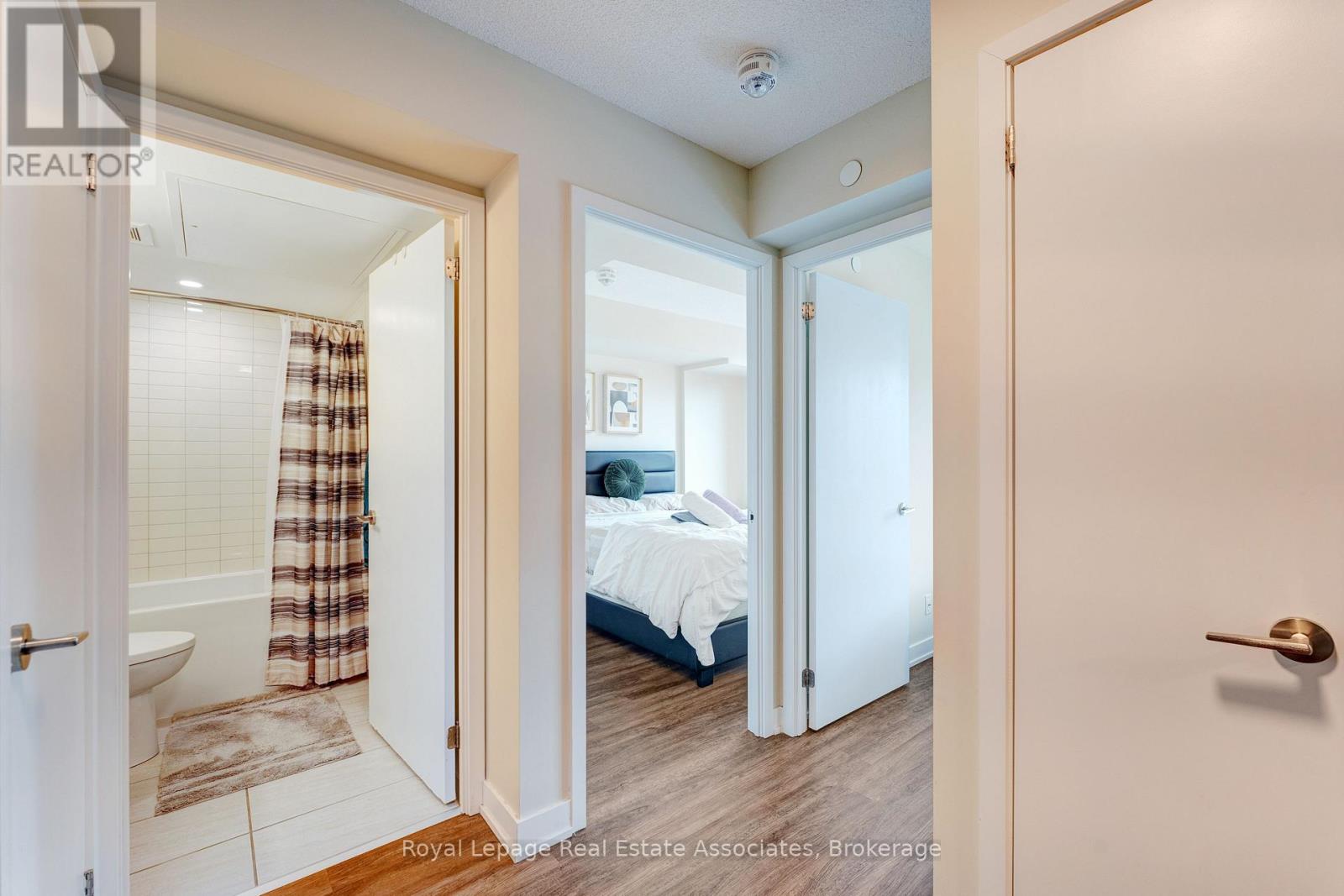 1011 - 38 Monte Kwinter Court, Toronto, Ontario  M3H 0E2 - Photo 21 - C12871602