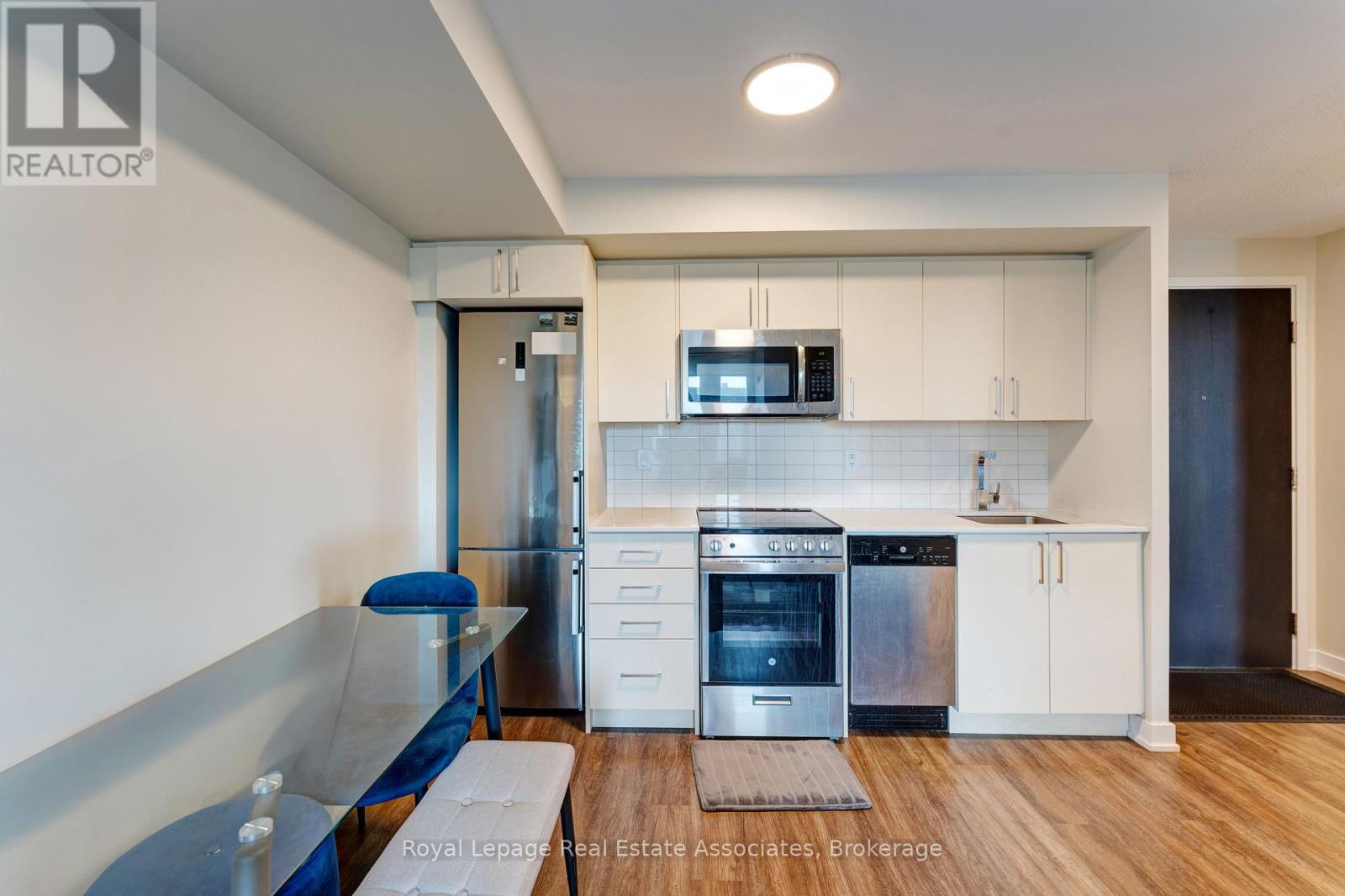 1011 - 38 Monte Kwinter Court, Toronto, Ontario  M3H 0E2 - Photo 4 - C12871602