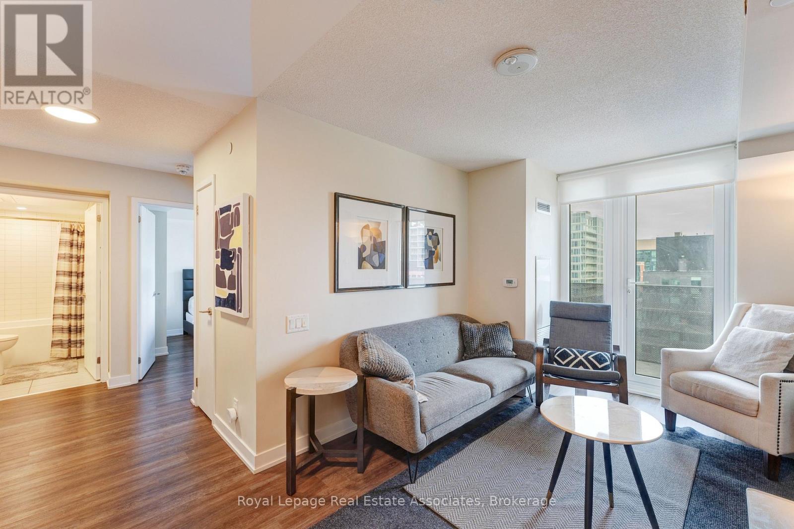 1011 - 38 Monte Kwinter Court, Toronto, Ontario  M3H 0E2 - Photo 9 - C12871602