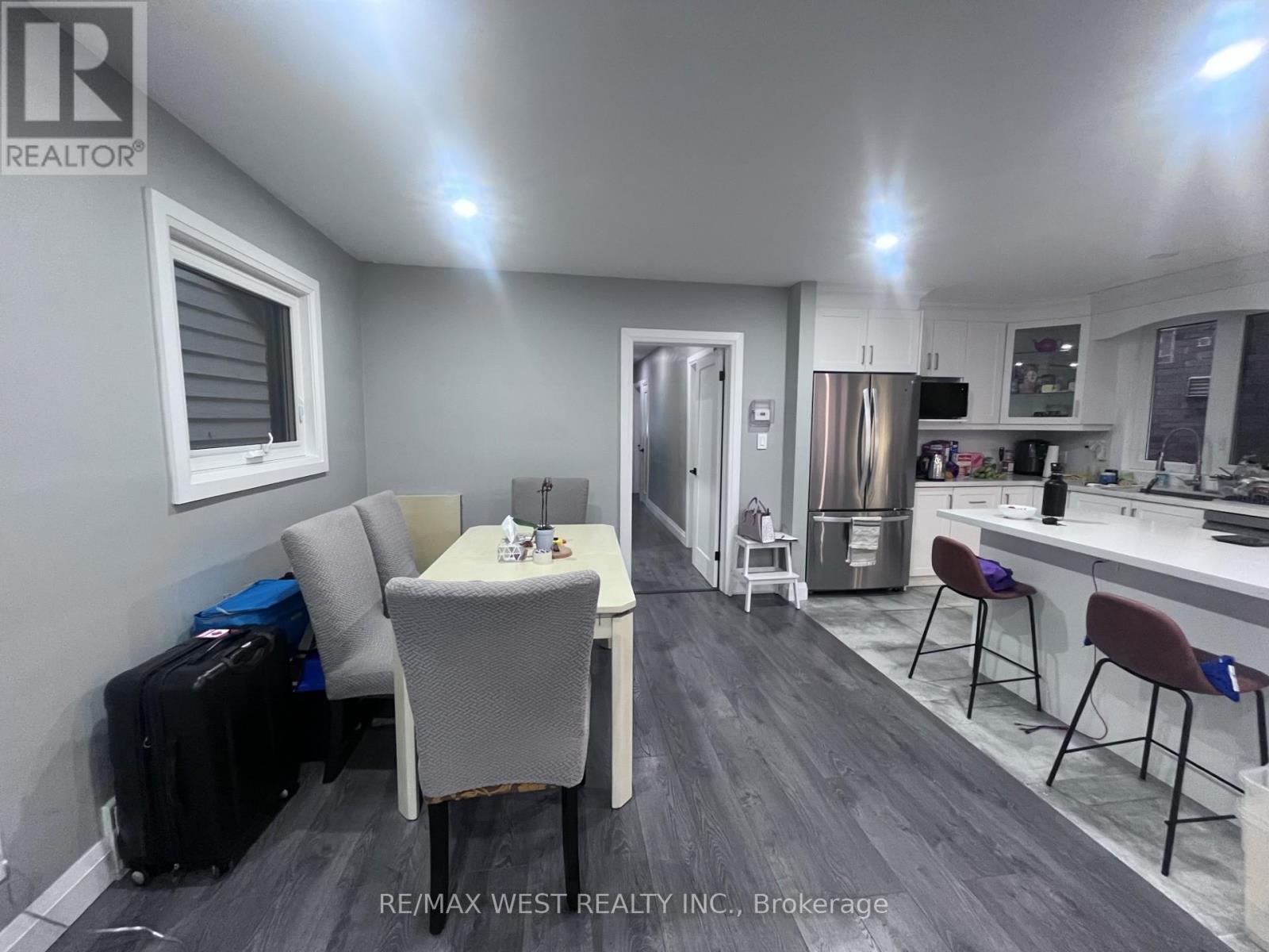 Main Floor - 241 Wychwood Avenue, Toronto (Humewood-Cedarvale), Ontario  M6C 2T5 - Photo 3 - C12871650