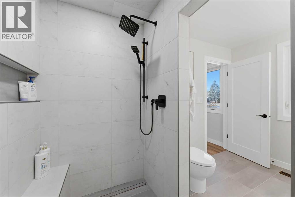 6725 Livingstone Drive Sw, Calgary, Alberta  T3E 6J2 - Photo 26 - A2286743