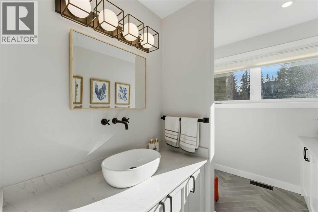 6725 Livingstone Drive Sw, Calgary, Alberta  T3E 6J2 - Photo 31 - A2286743