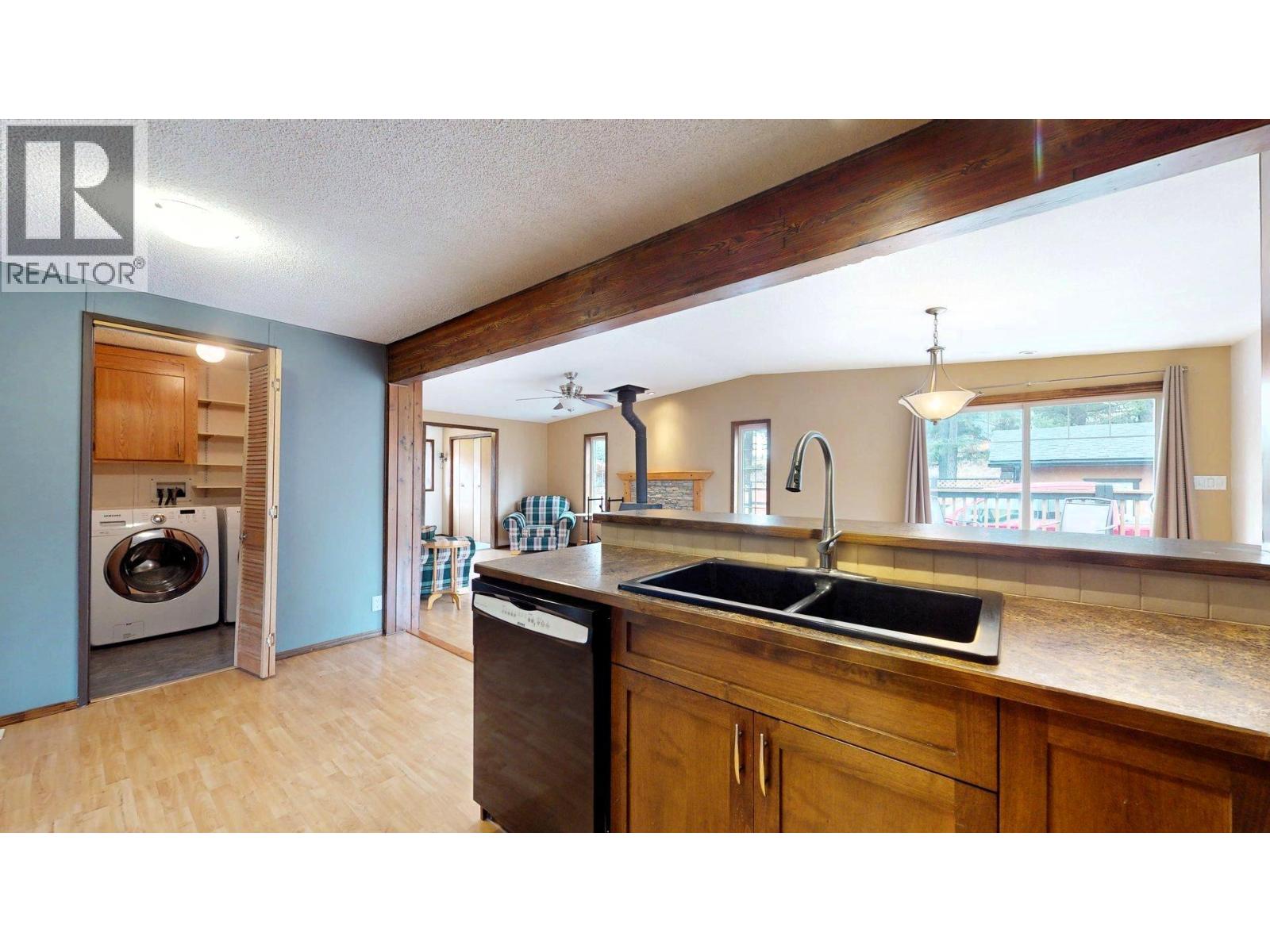 4826 Purcell Avenue, Edgewater, British Columbia  V0A 1E0 - Photo 36 - 10378631