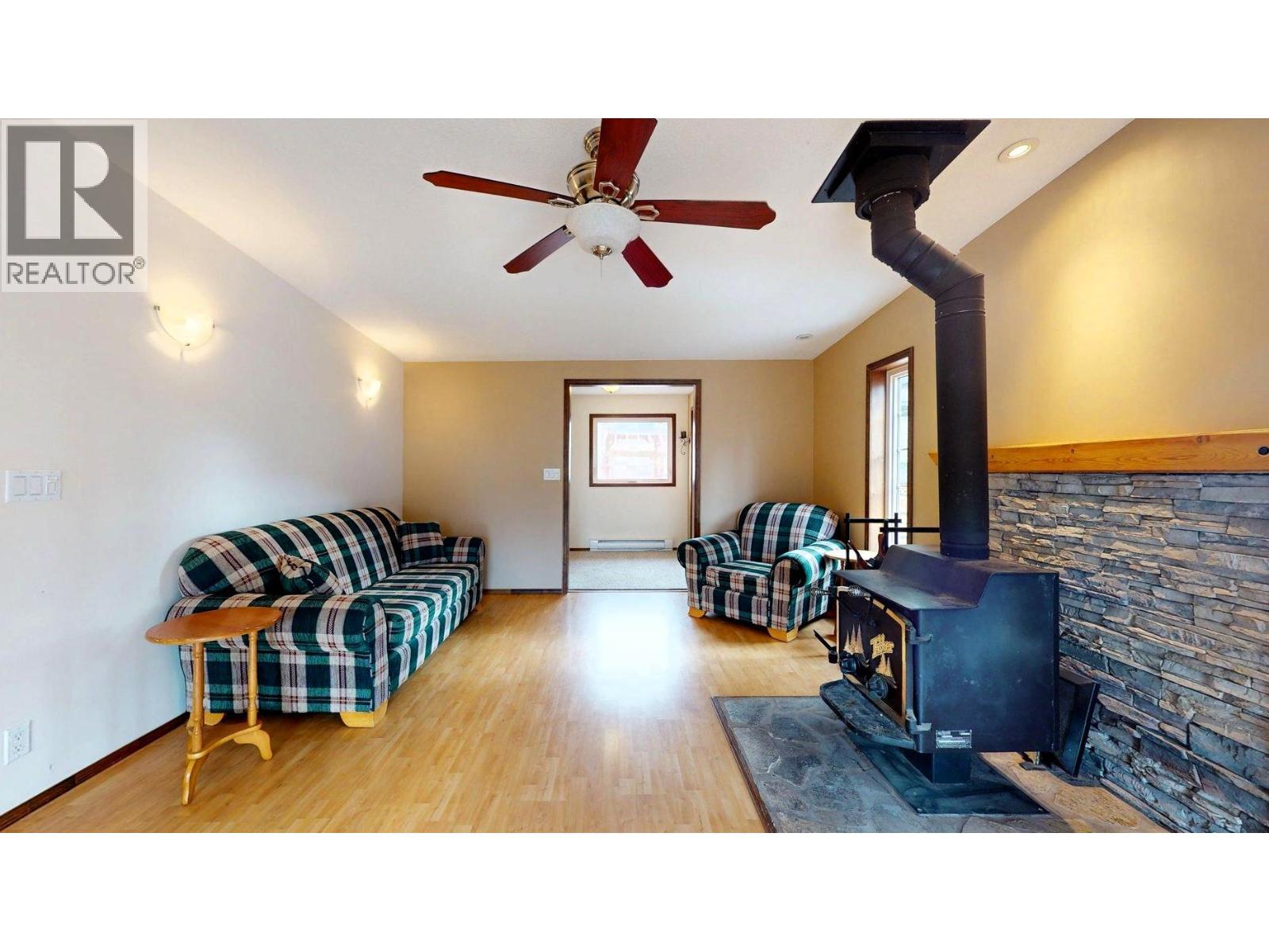 4826 Purcell Avenue, Edgewater, British Columbia  V0A 1E0 - Photo 29 - 10378631