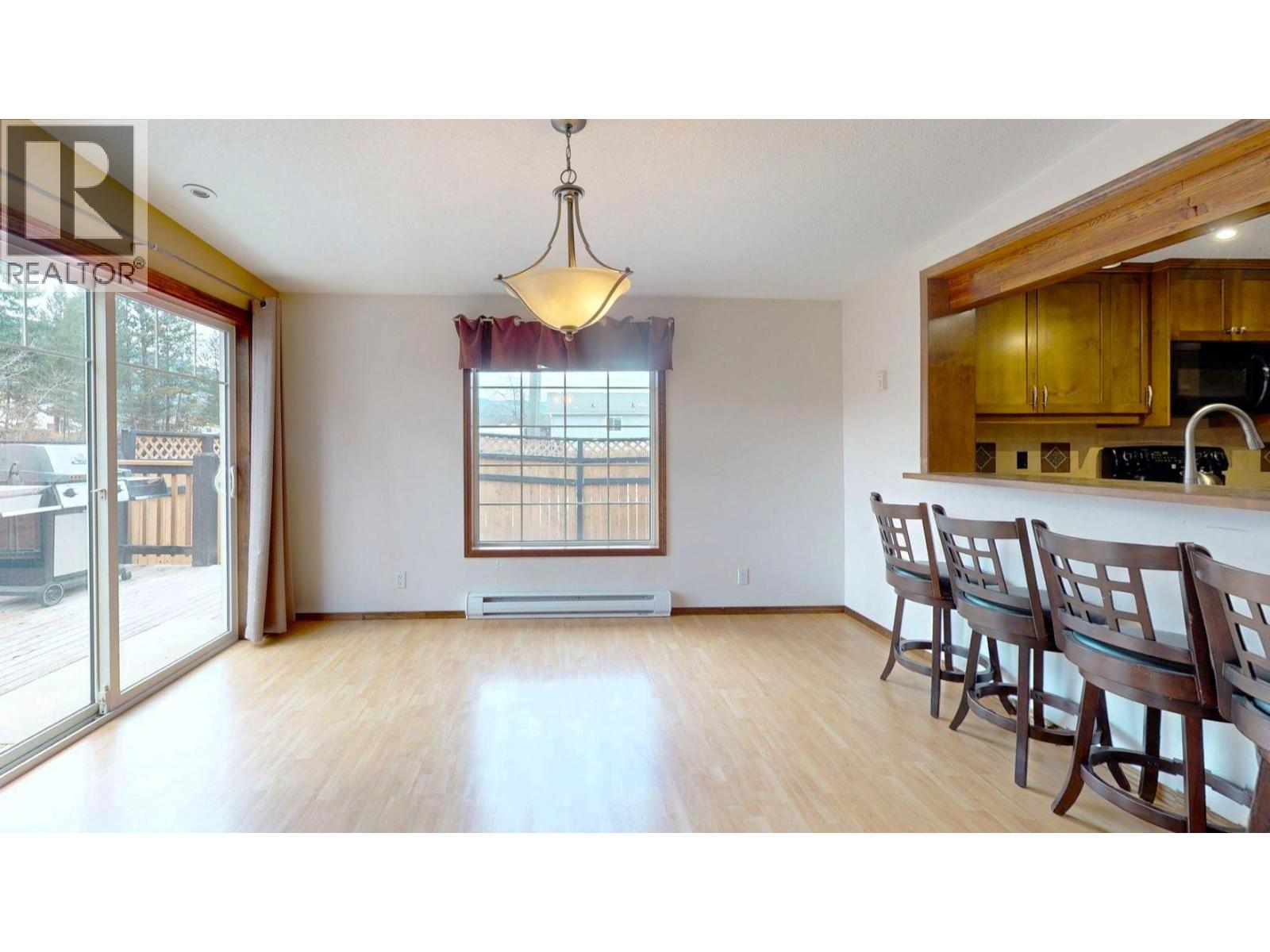 4826 Purcell Avenue, Edgewater, British Columbia  V0A 1E0 - Photo 11 - 10378631