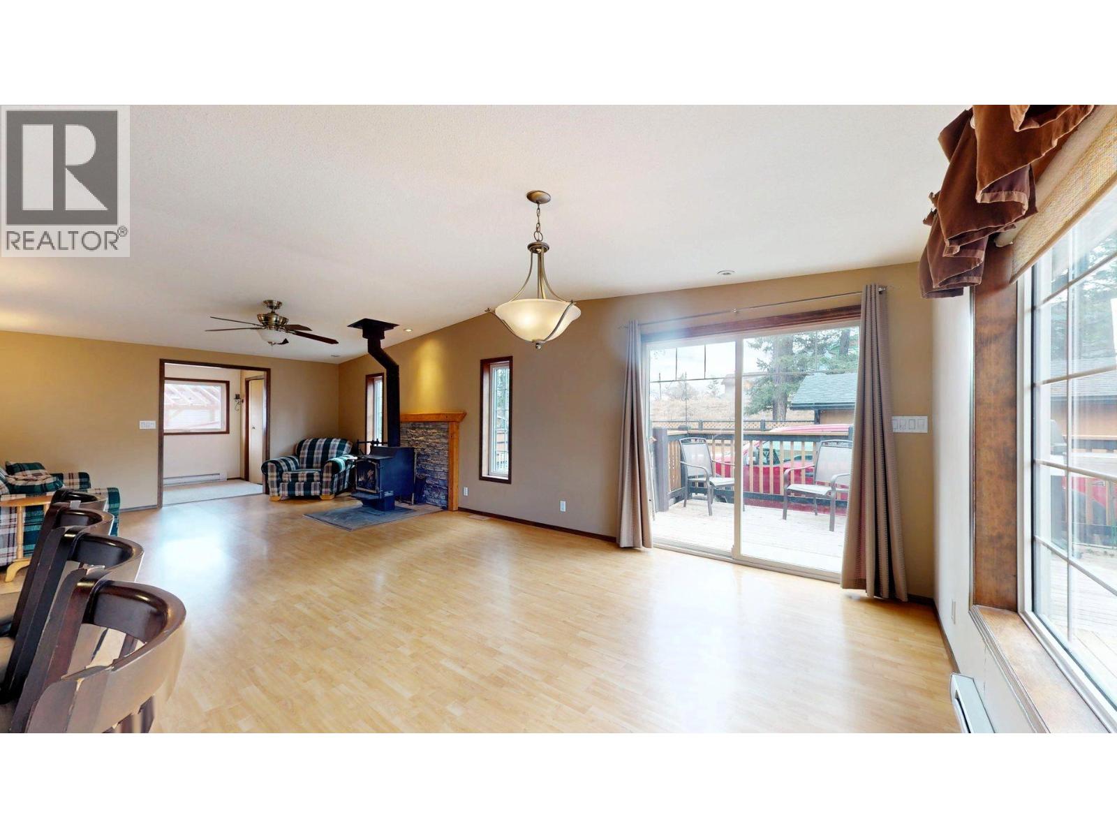 4826 Purcell Avenue, Edgewater, British Columbia  V0A 1E0 - Photo 9 - 10378631