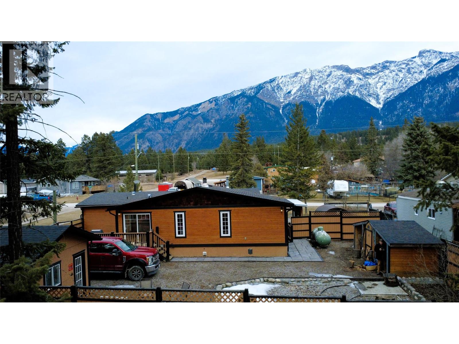 4826 Purcell Avenue, Edgewater, British Columbia  V0A 1E0 - Photo 25 - 10378631