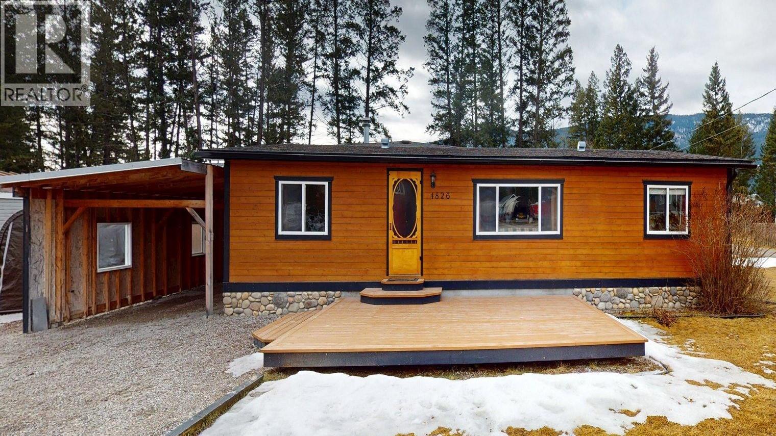 4826 Purcell Avenue, Edgewater, British Columbia  V0A 1E0 - Photo 1 - 10378631