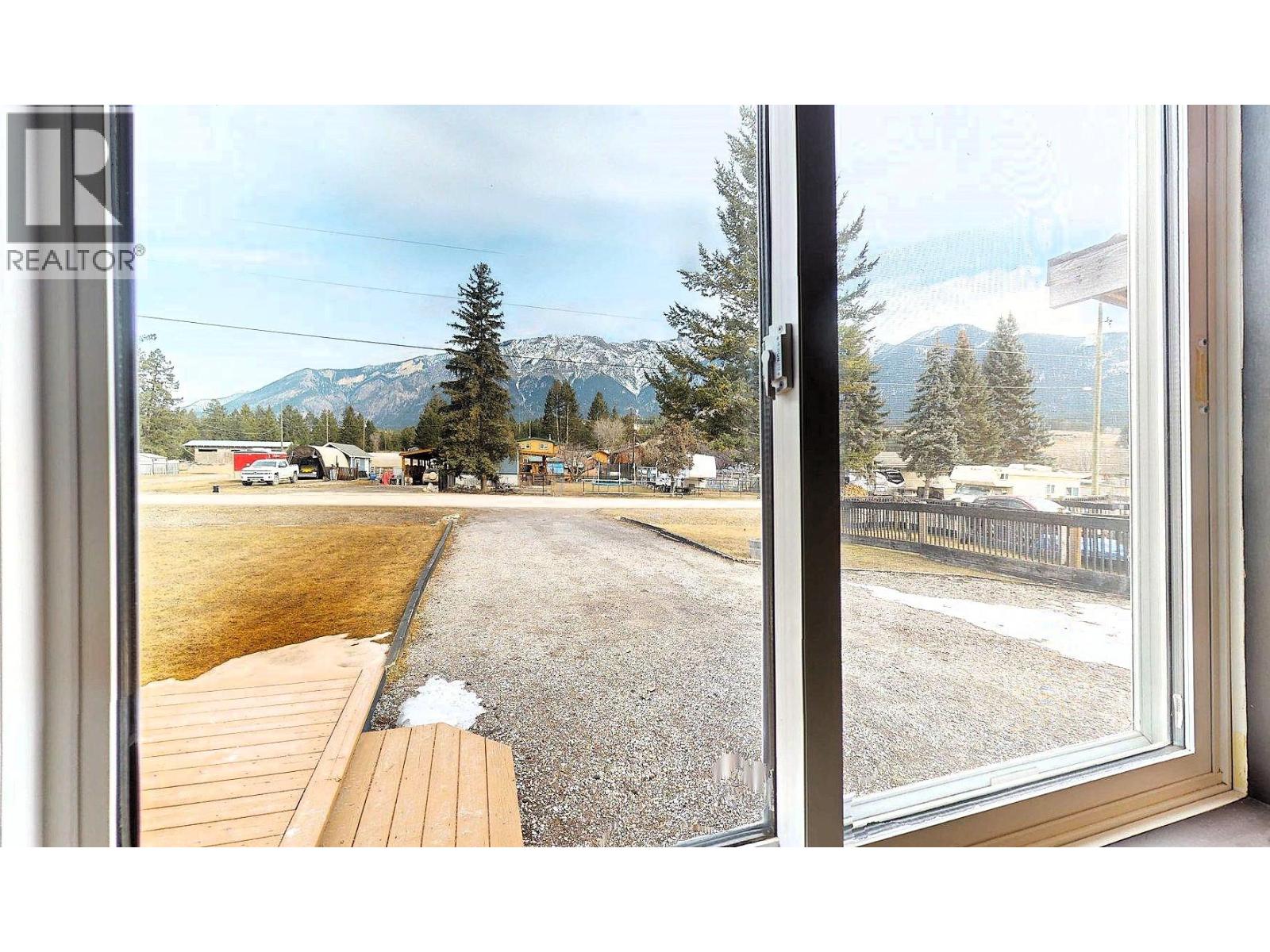 4826 Purcell Avenue, Edgewater, British Columbia  V0A 1E0 - Photo 52 - 10378631