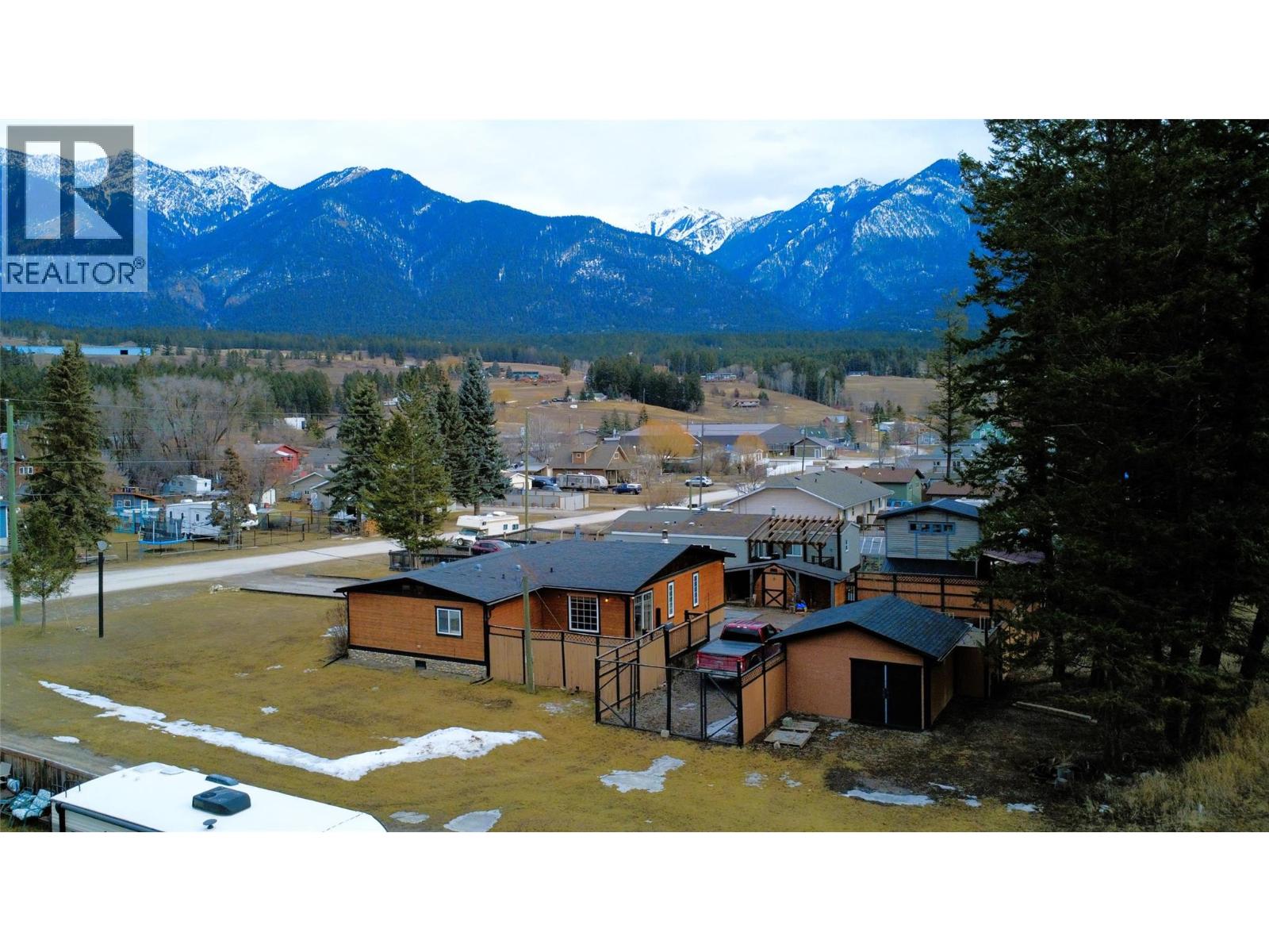 4826 Purcell Avenue, Edgewater, British Columbia  V0A 1E0 - Photo 69 - 10378631