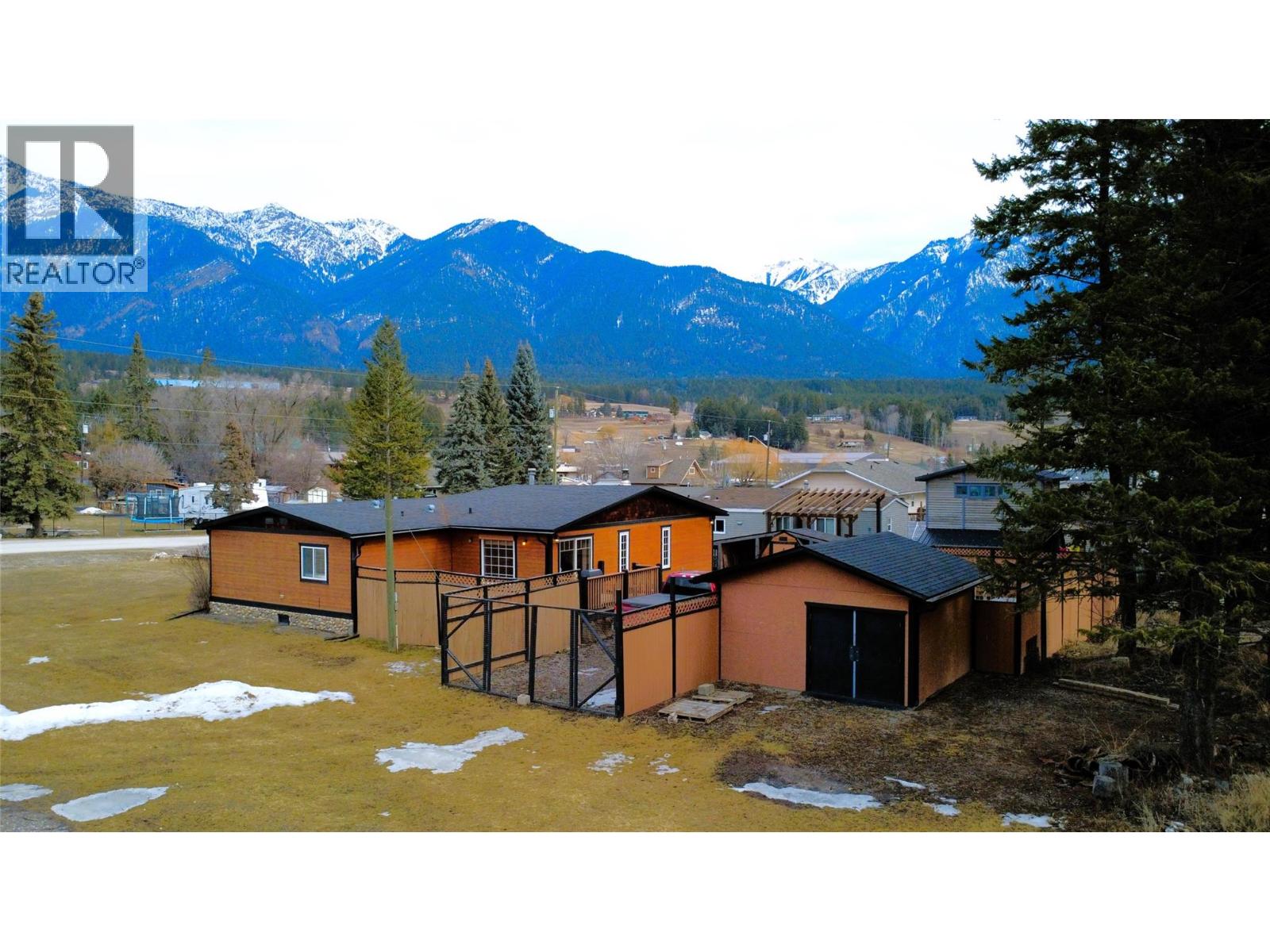 4826 Purcell Avenue, Edgewater, British Columbia  V0A 1E0 - Photo 70 - 10378631