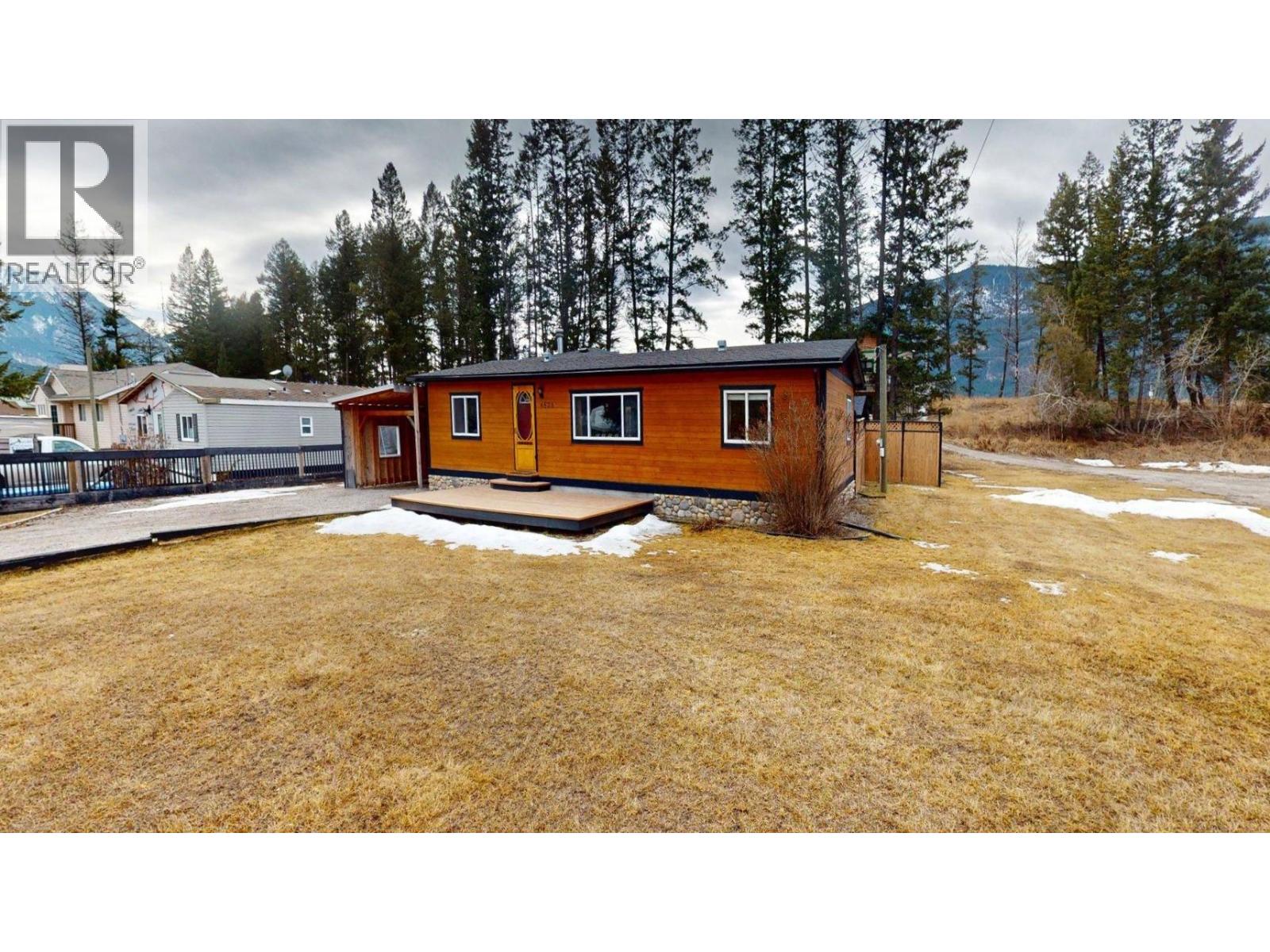 4826 Purcell Avenue, Edgewater, British Columbia  V0A 1E0 - Photo 60 - 10378631