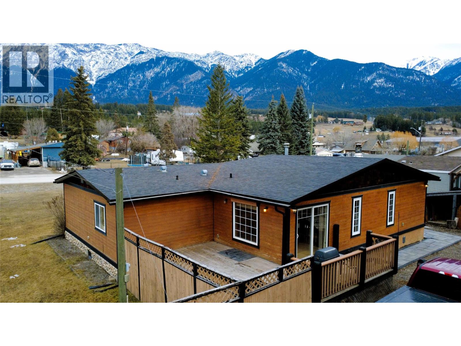 4826 Purcell Avenue, Edgewater, British Columbia  V0A 1E0 - Photo 71 - 10378631