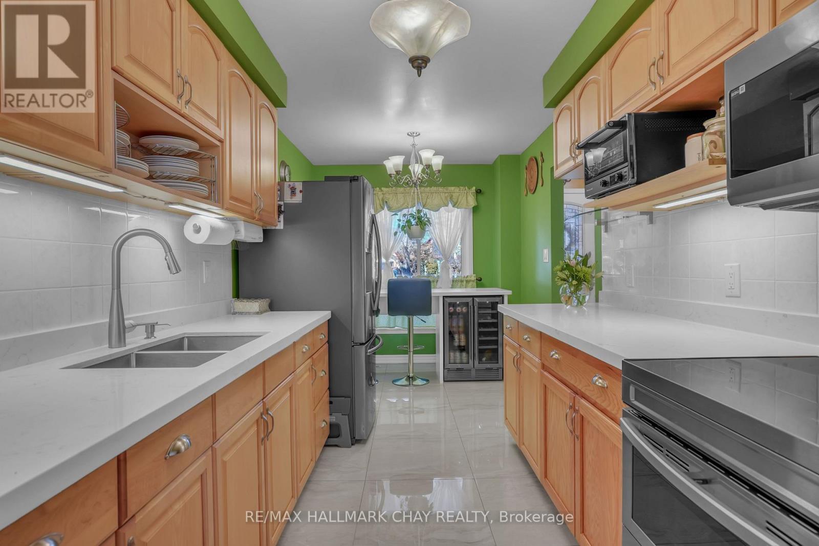 36 Purvis Crescent, Toronto, Ontario  M1B 1H9 - Photo 4 - E12871428