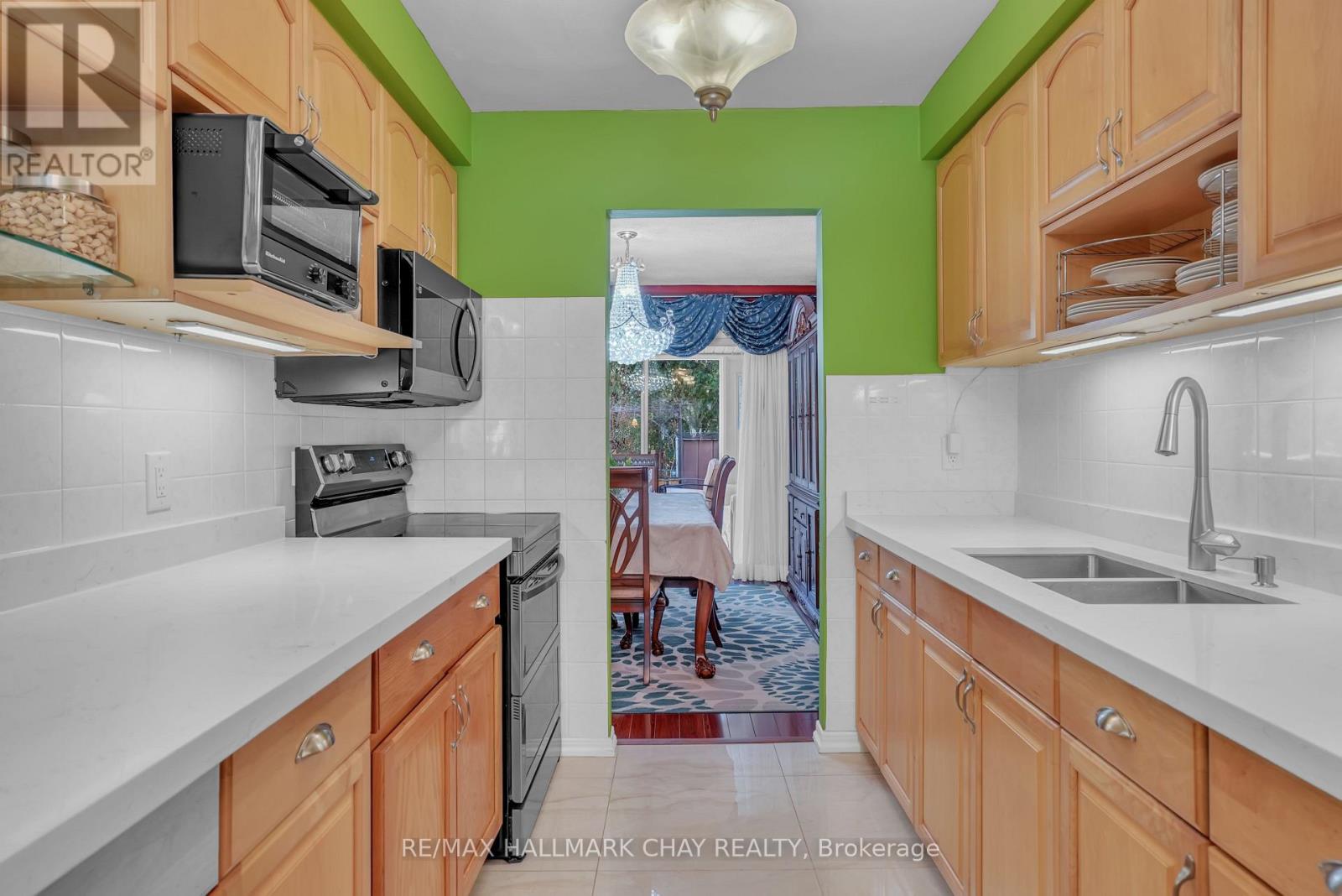 36 Purvis Crescent, Toronto, Ontario  M1B 1H9 - Photo 5 - E12871428