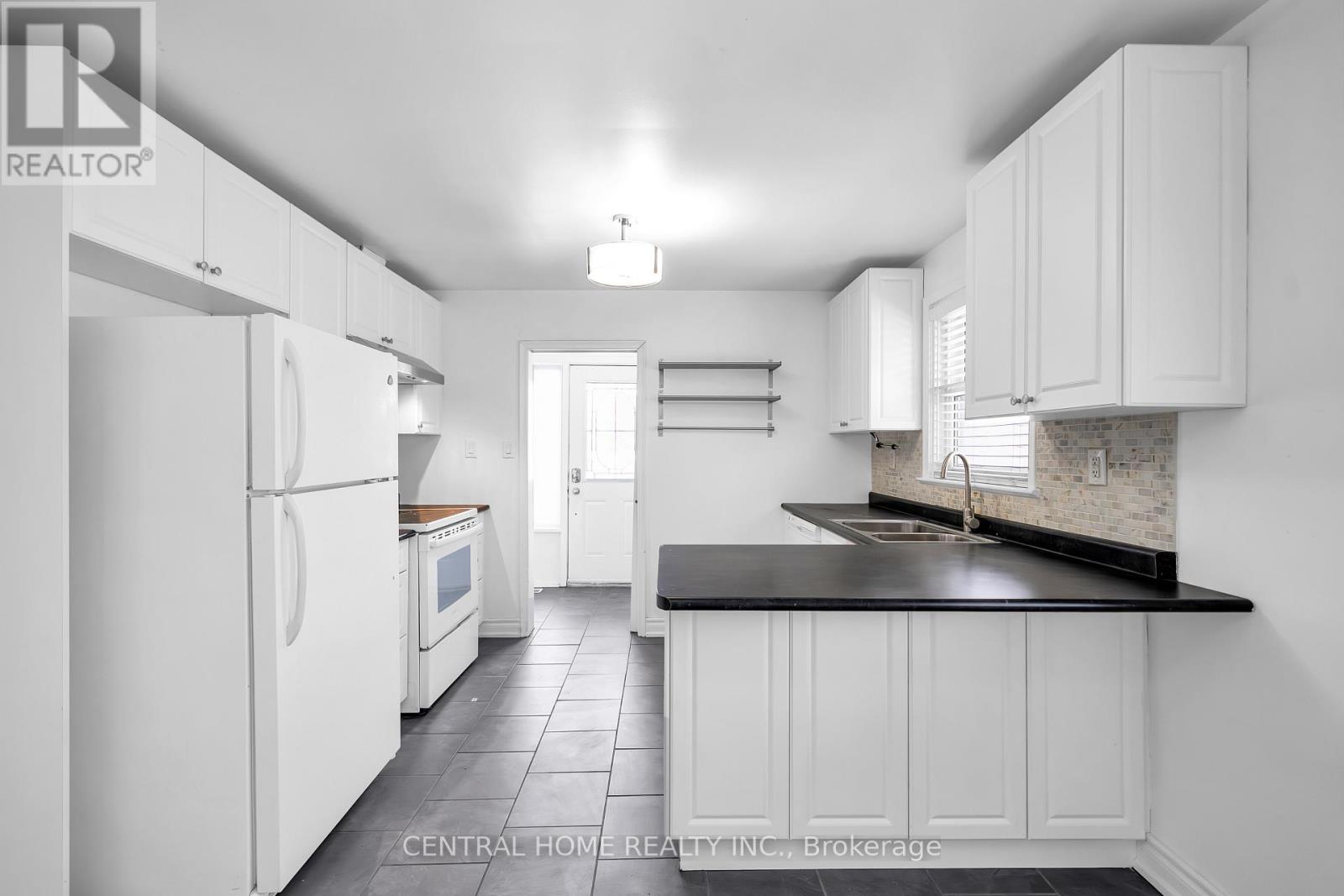 1118 Athol Street, Whitby (Downtown Whitby), Ontario  L1N 4A7 - Photo 10 - E12871634