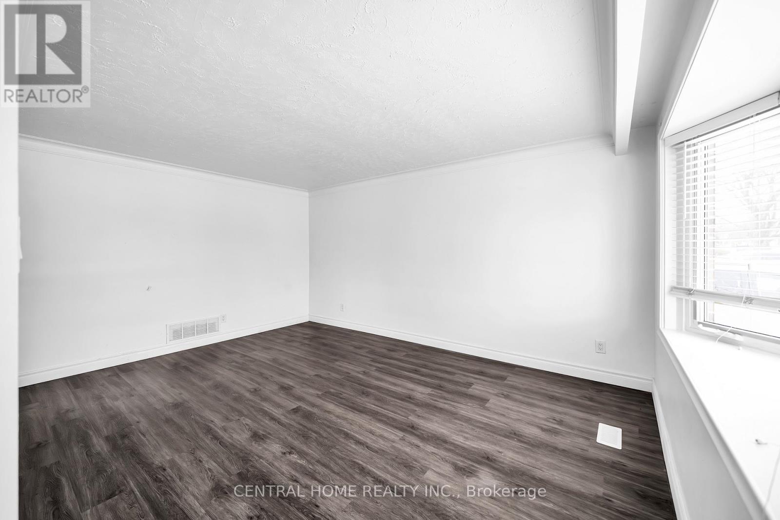 1118 Athol Street, Whitby (Downtown Whitby), Ontario  L1N 4A7 - Photo 12 - E12871634