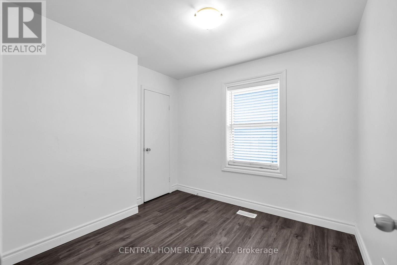 1118 Athol Street, Whitby (Downtown Whitby), Ontario  L1N 4A7 - Photo 5 - E12871634