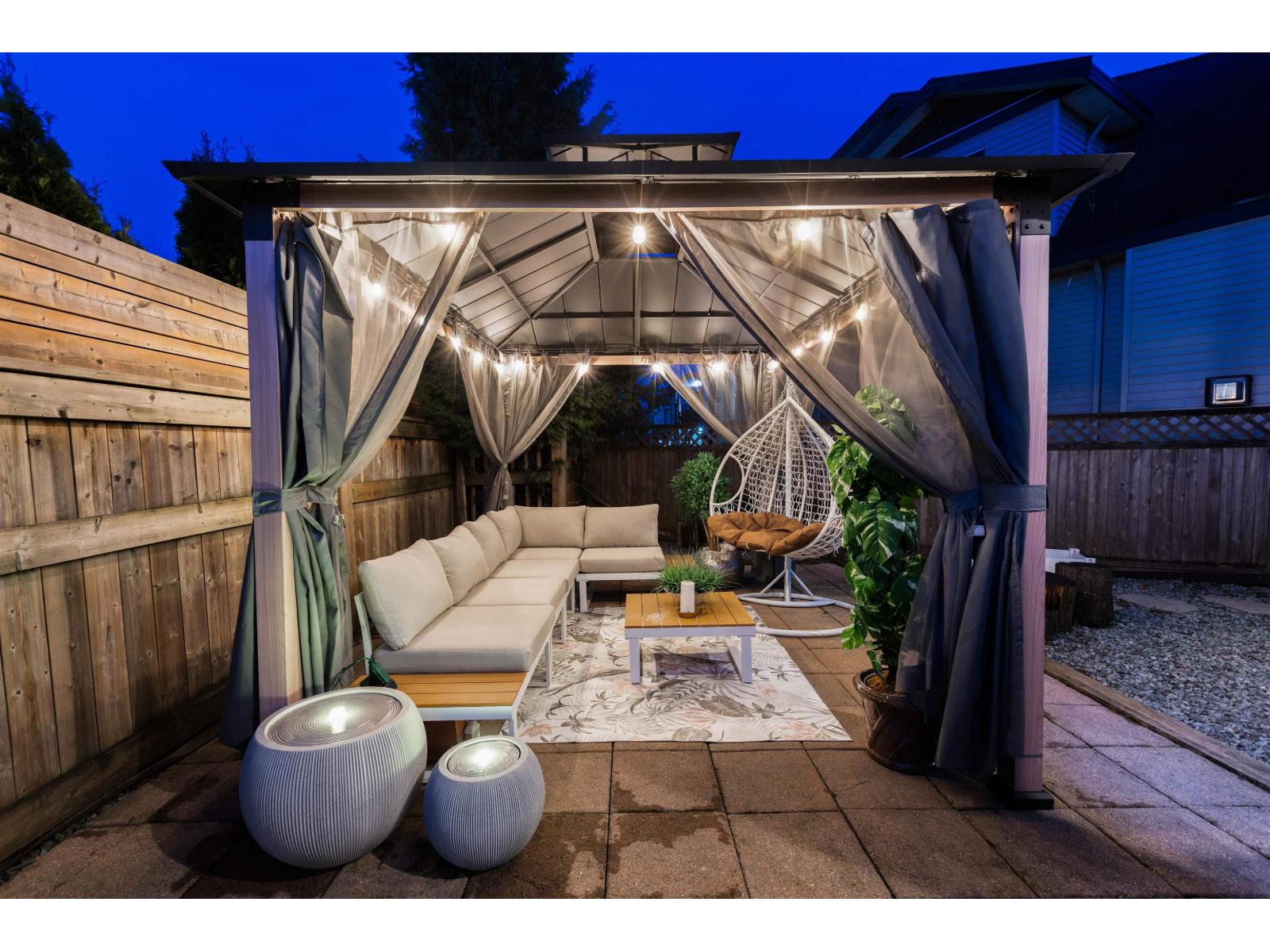 19685 71b Avenue, Langley, British Columbia  V2Y 3A4 - Photo 3 - R3098652