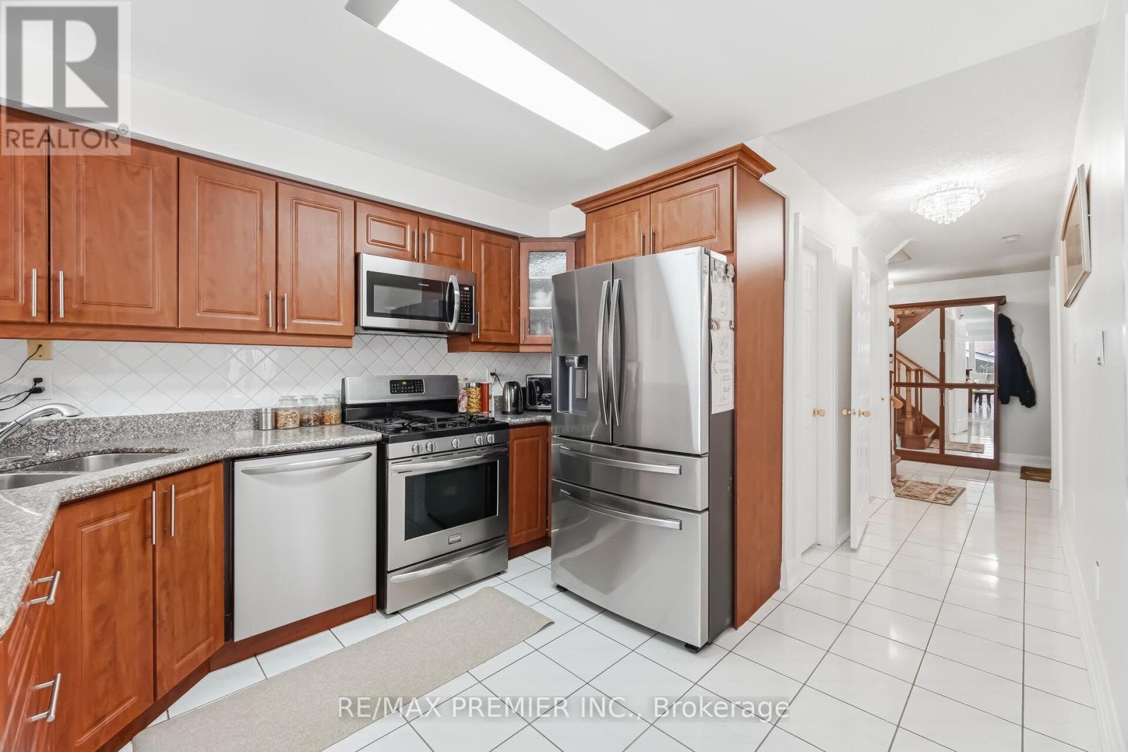 94 Apollo Road, Markham (Middlefield), Ontario  L3S 4H2 - Photo 11 - N12871508