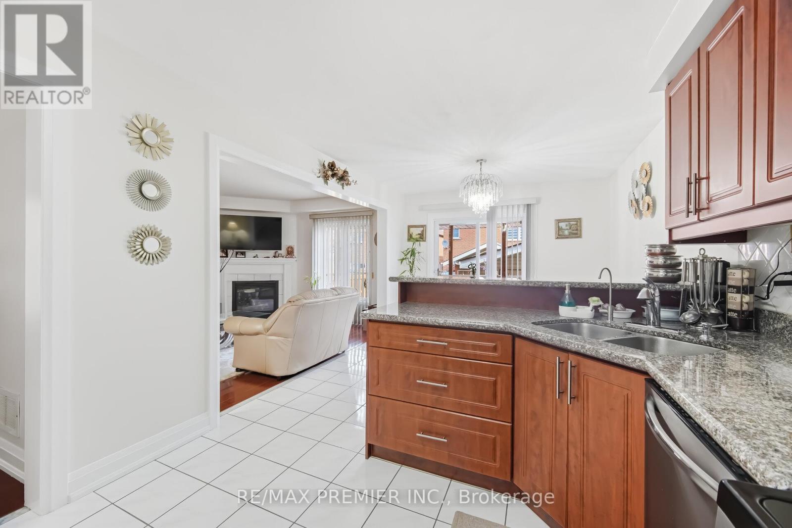 94 Apollo Road, Markham (Middlefield), Ontario  L3S 4H2 - Photo 12 - N12871508