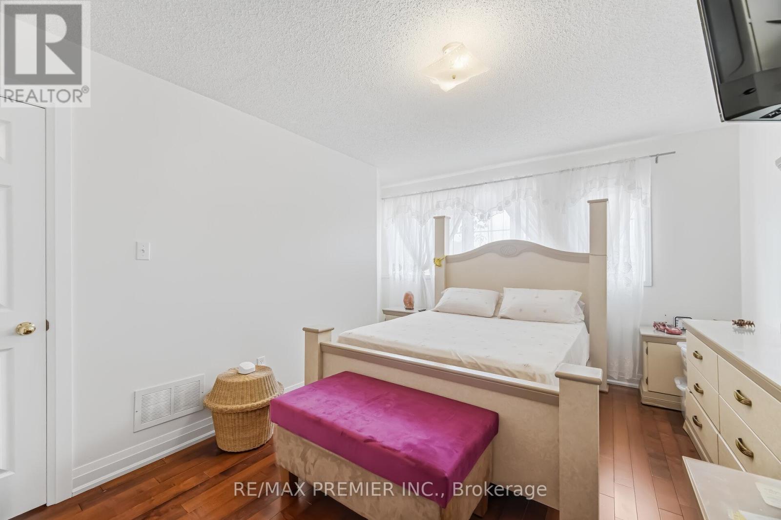 94 Apollo Road, Markham (Middlefield), Ontario  L3S 4H2 - Photo 27 - N12871508